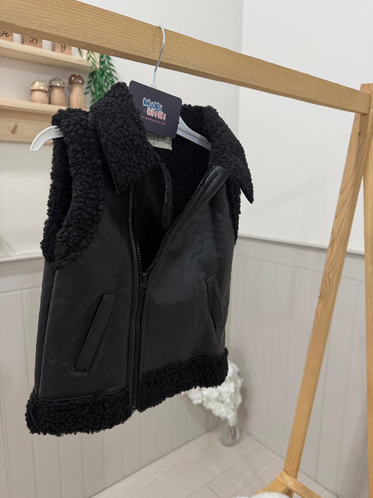 İçi Kürklü Dışı Kürk detaylı Deri Yelek 