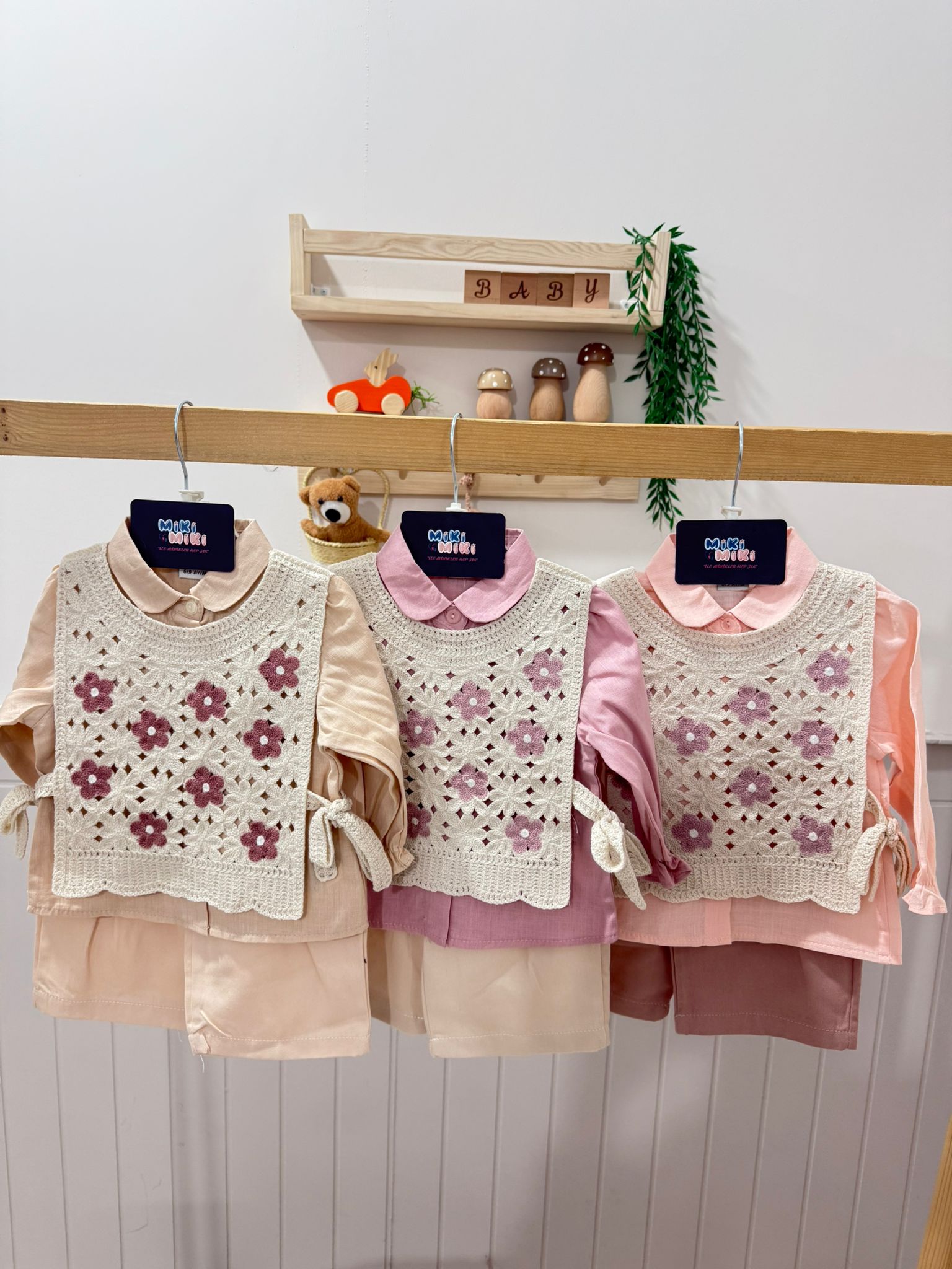 Yandan Bağcıklı Müslin Gömlekli Kız Takım