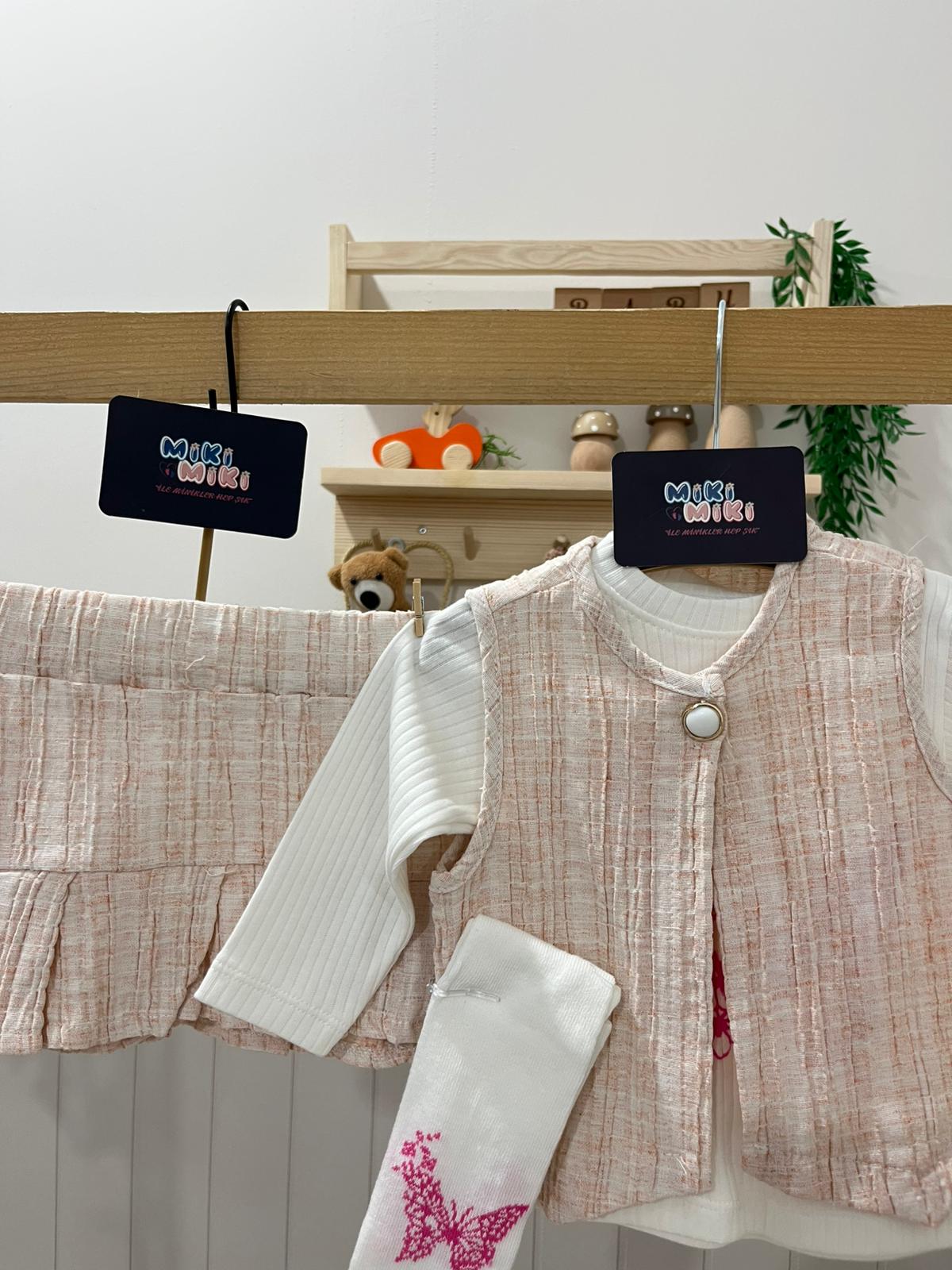 Kız Bebek Çorap Hediyeli Etekli Yelekli Takım 