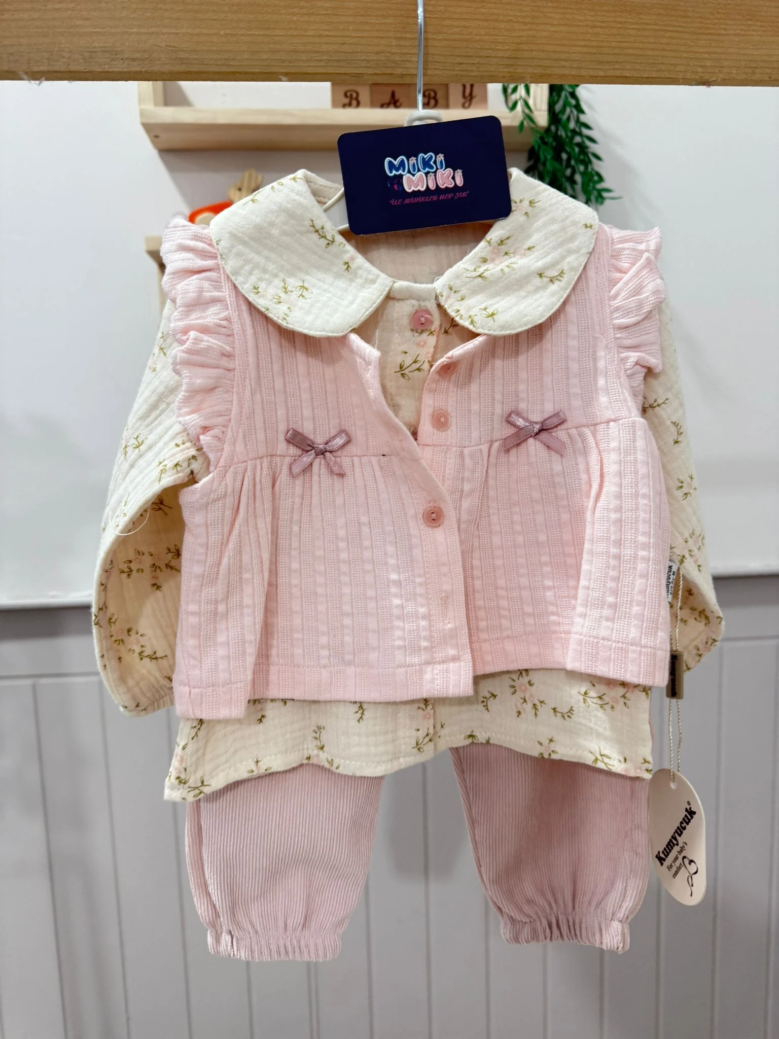 Müslin Gömlekli Kadife Pantalonlu Takım