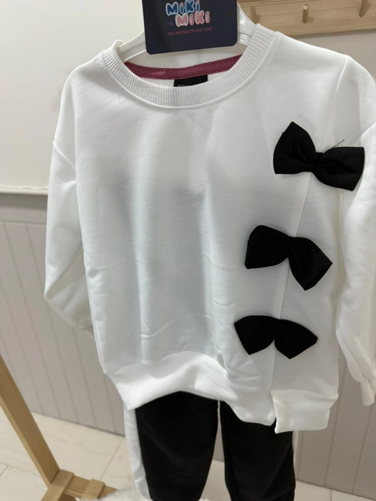 Fiyonklu Pamuklu Kız Takım Siyah-Beyaz 3-4 Yaş 