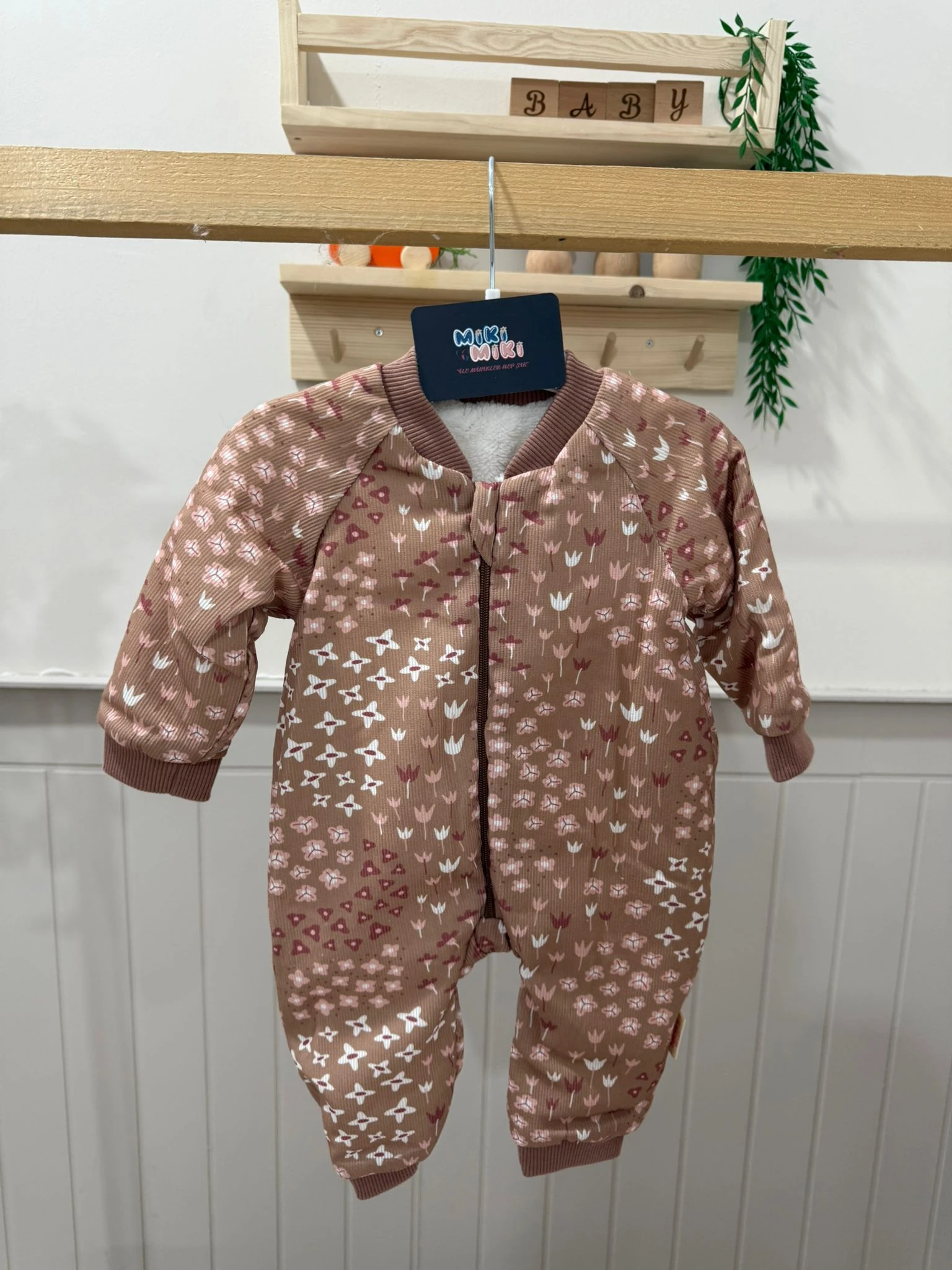 %100 Pamuk  Kız Bebek Çiçek Desenli İçi Kürklü Kadife Dış Tulum  - Krem