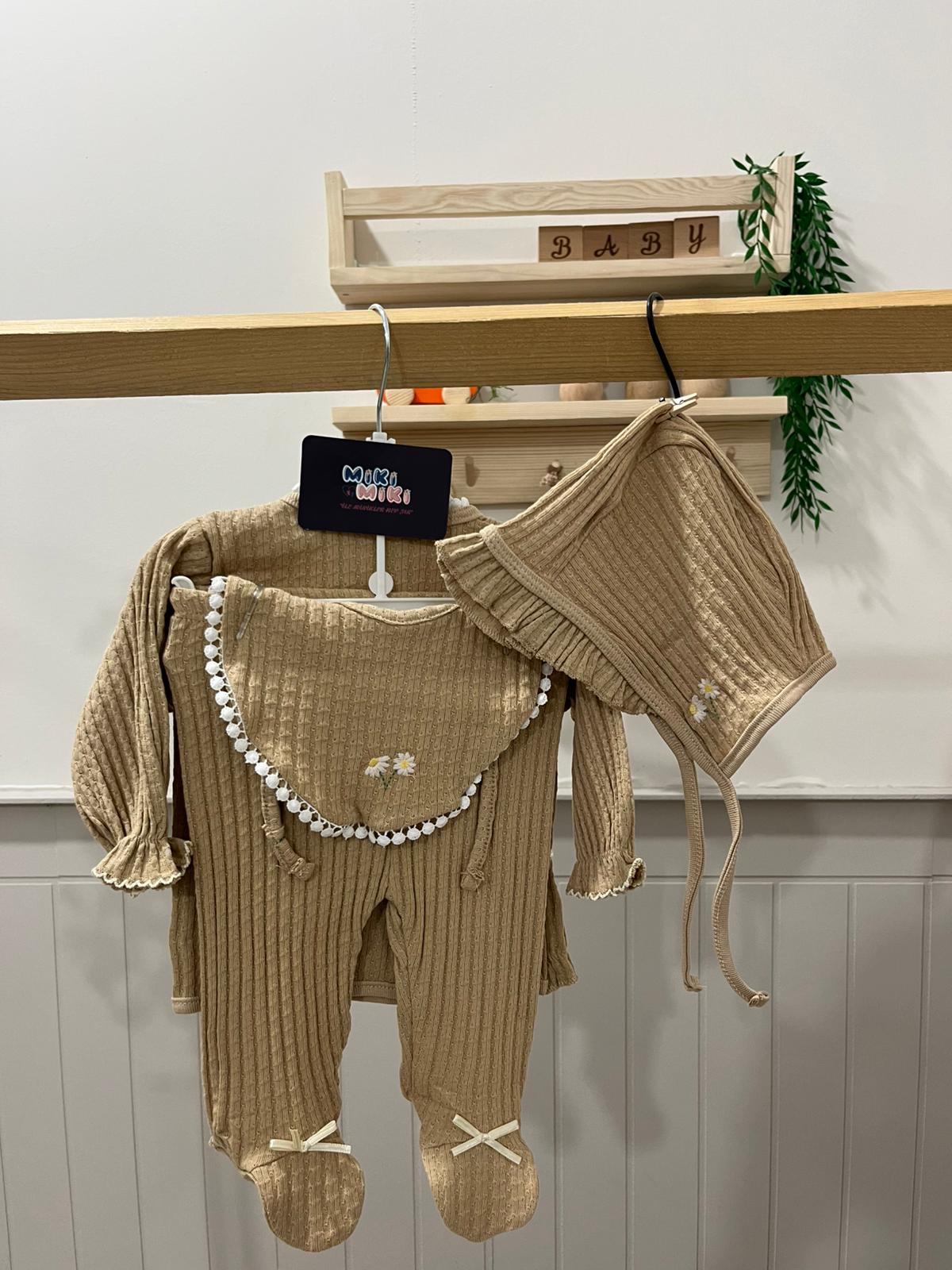 Organik Papatya Nakışlı 5'Li Hastane Çıkışı