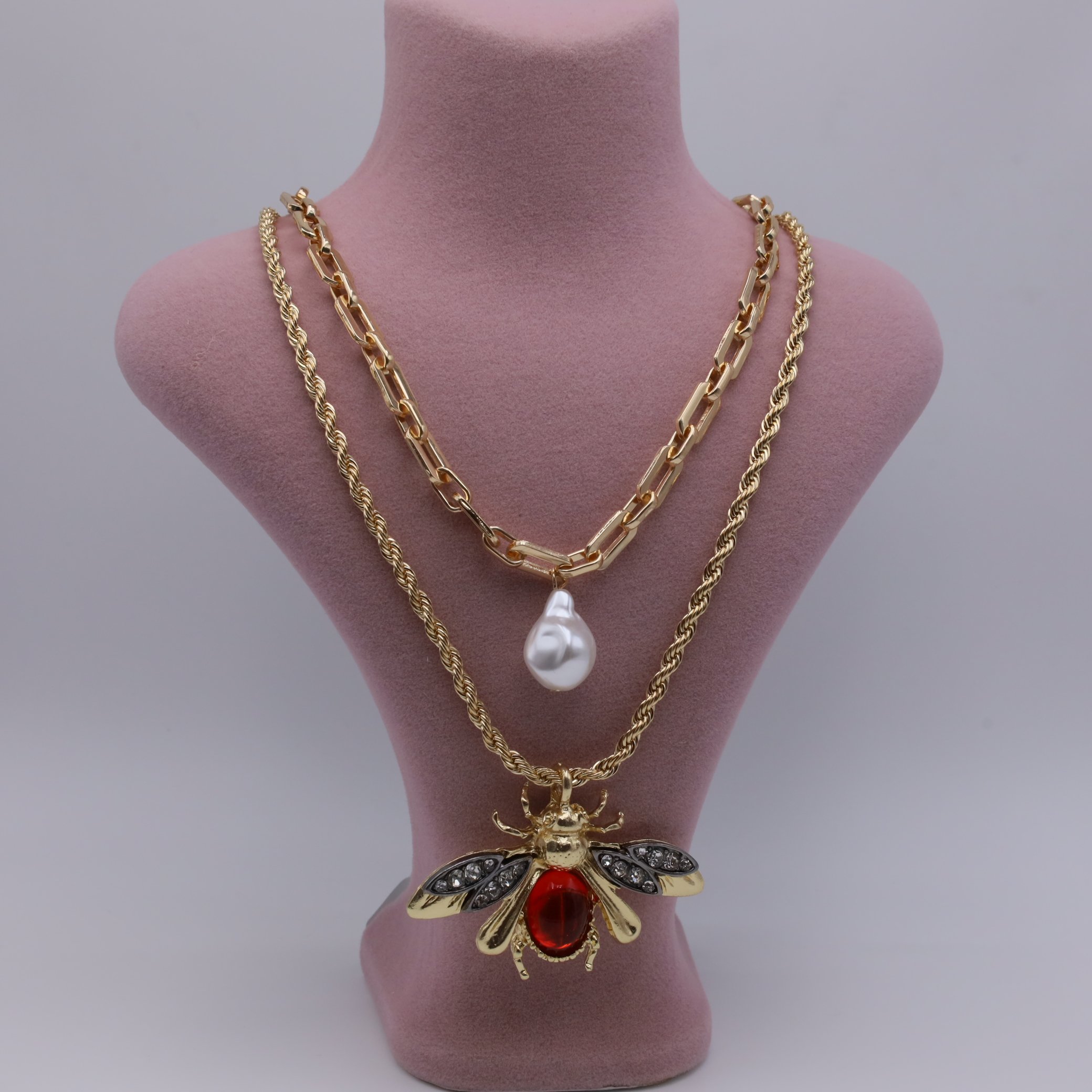 Marka Model 2 'li Arı Kolye