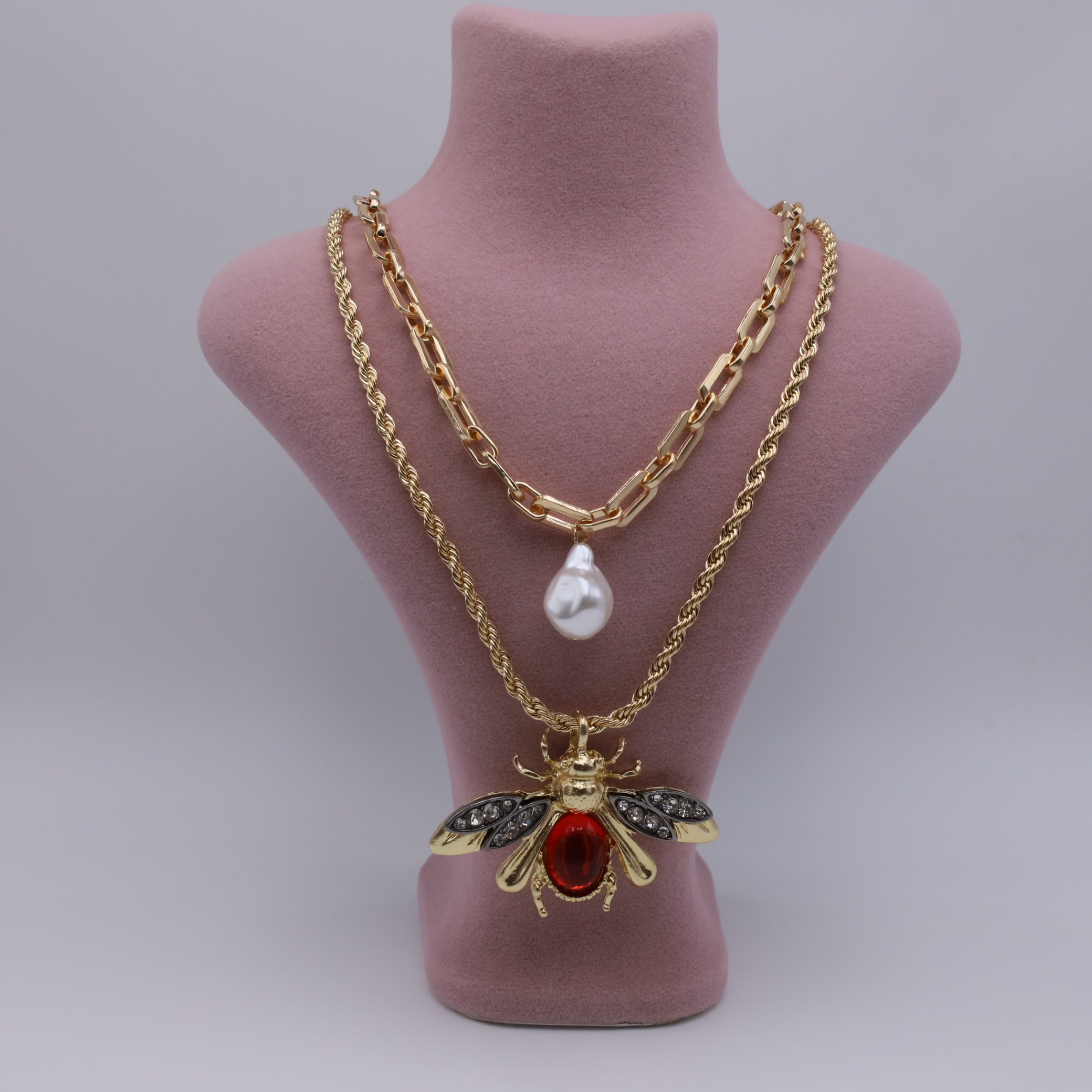 Marka Model 2 'li Arı Kolye