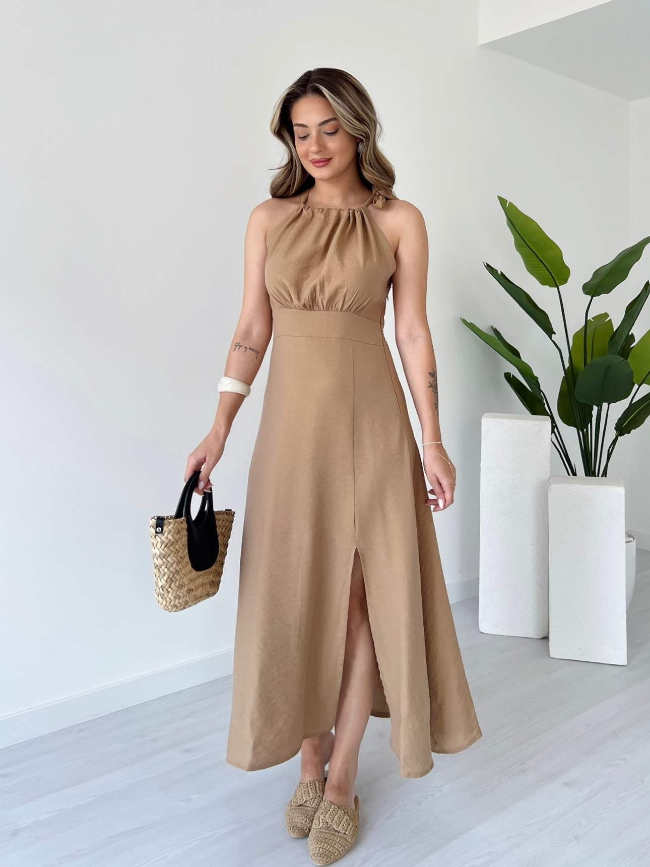 Halter Yaka Yırtmaçlı Midi Elbise - Bej