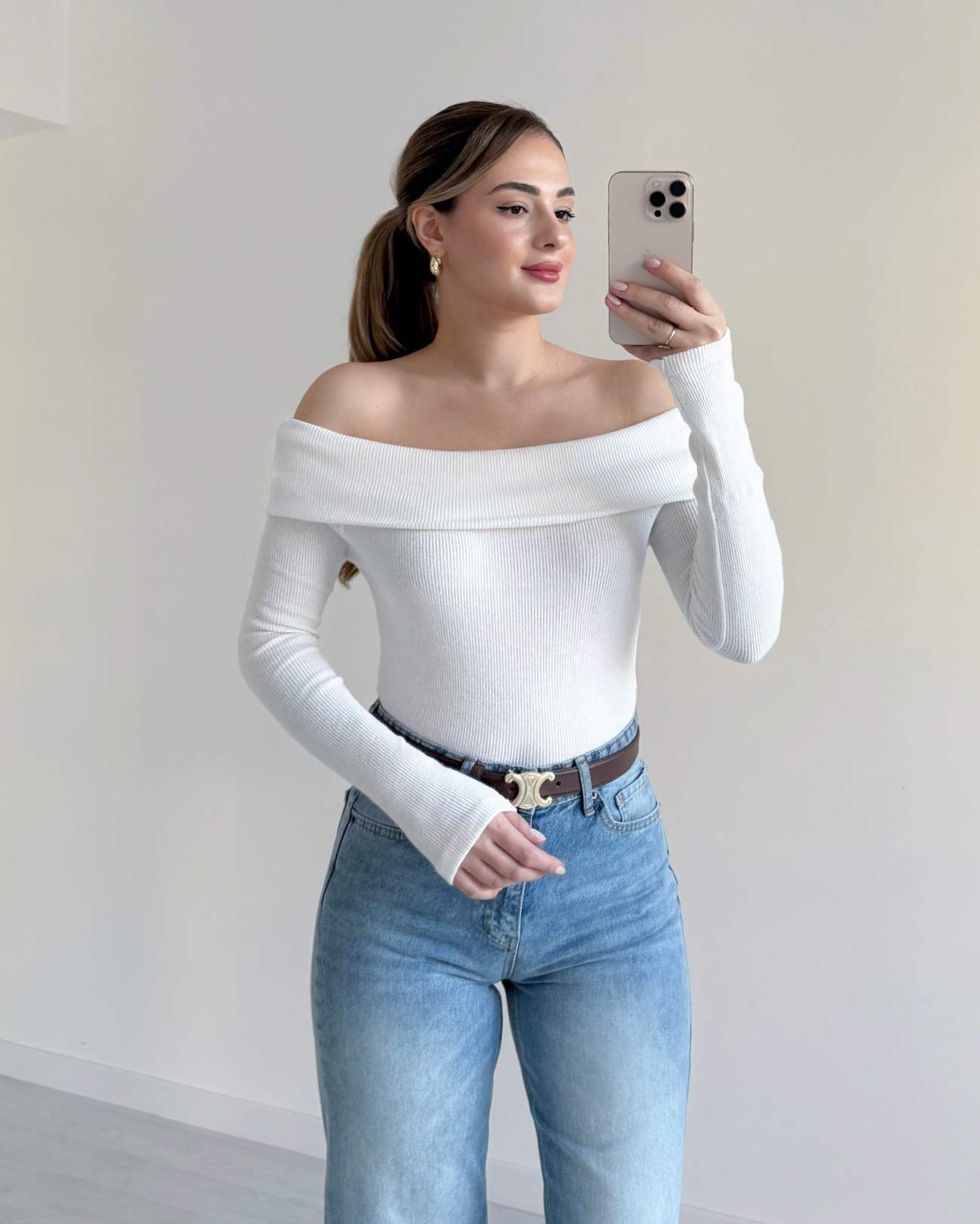 Madonna Yaka Soft Dokulu Bluz - Beyaz