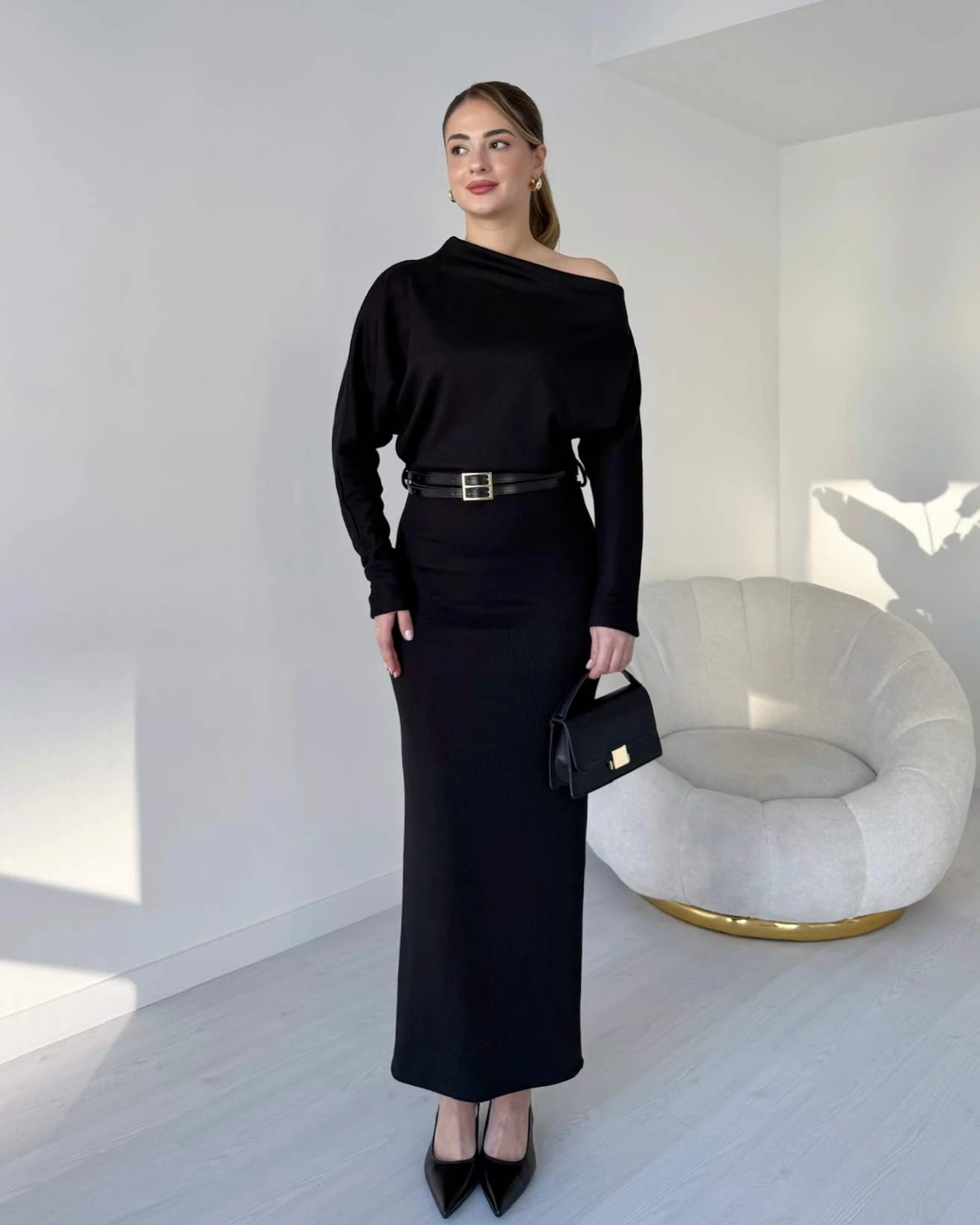 Düşük Omuz Kemerli Maksi Elbise