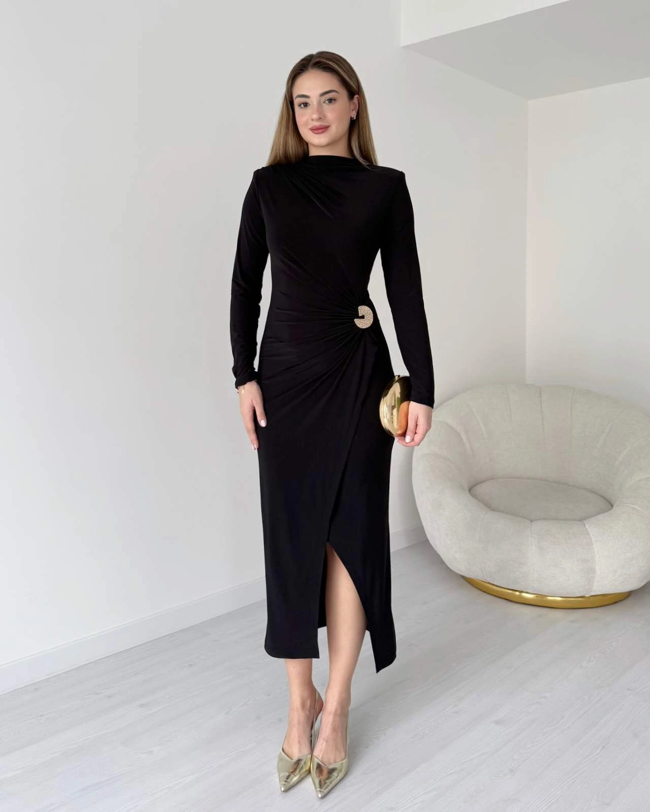 Broş Detaylı Büzgülü ISABEL Elbise