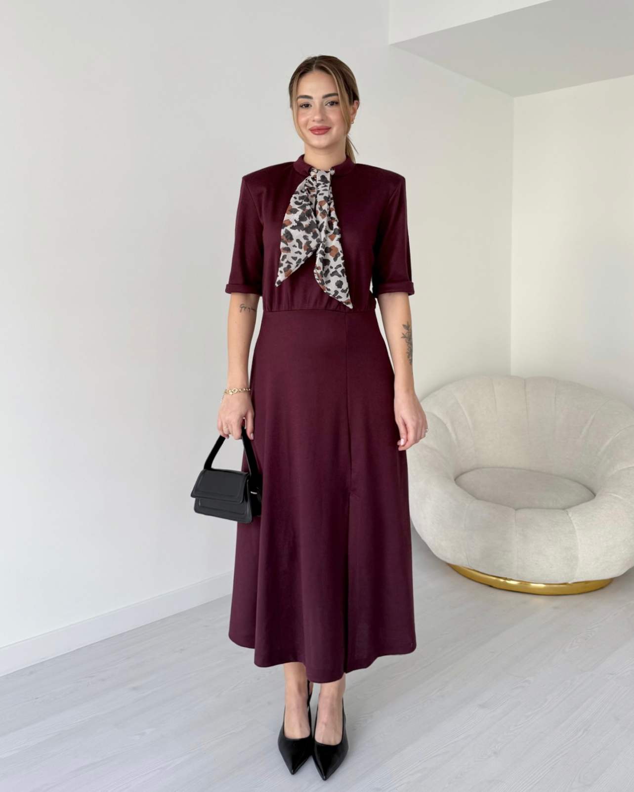 Fular Detaylı Midi Boy Elbise