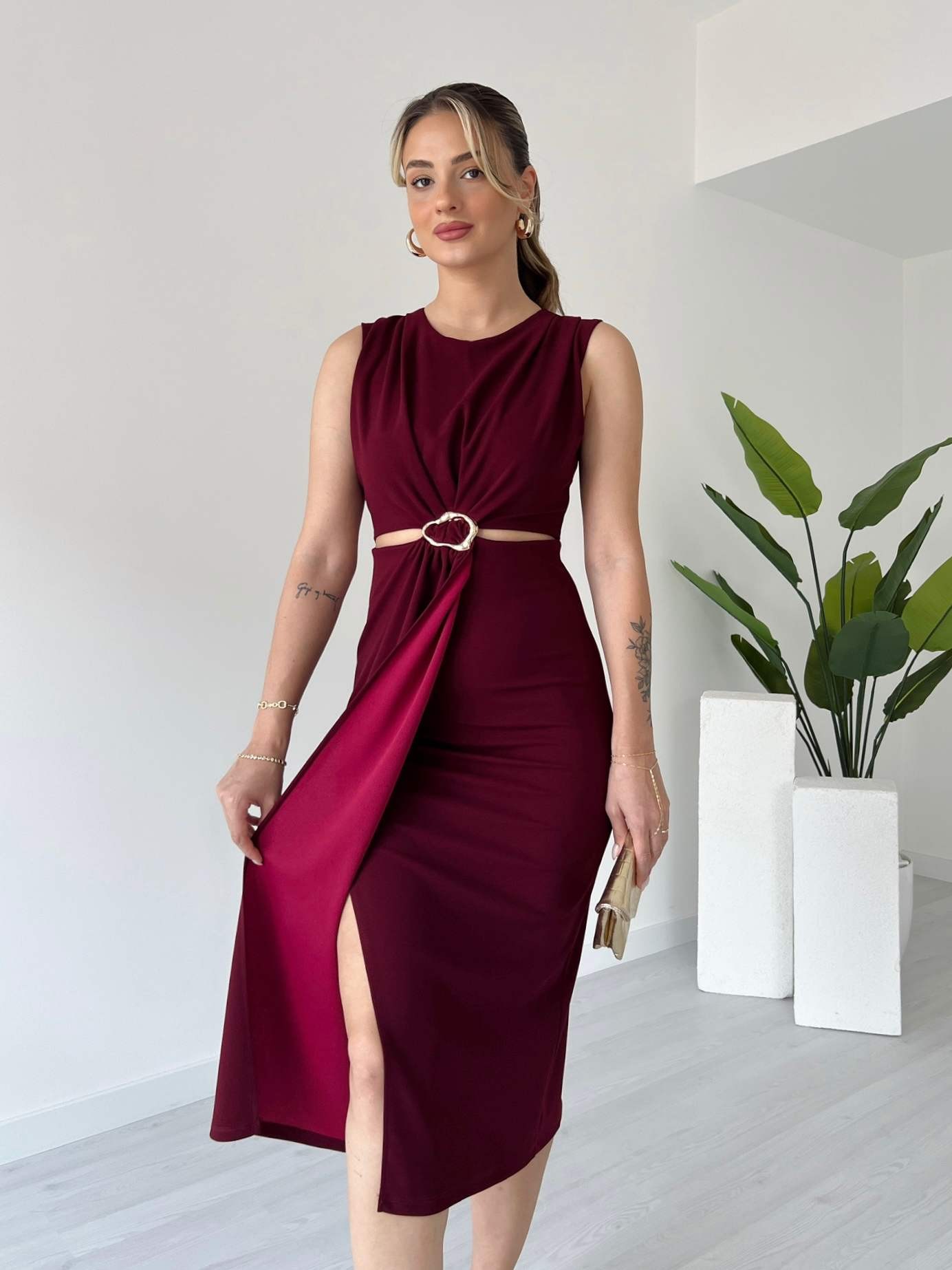 Bel Dekolteli Gold Tokalı Elbise - Bordo