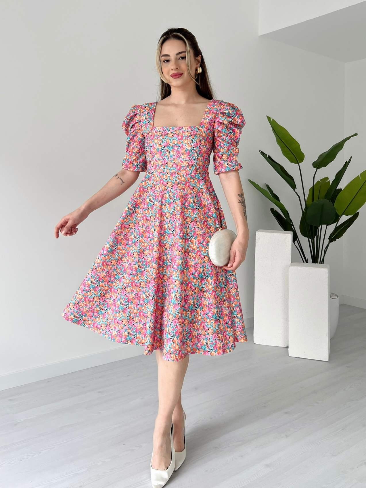 Kare Yaka Desenli Midi Elbise - Pembe