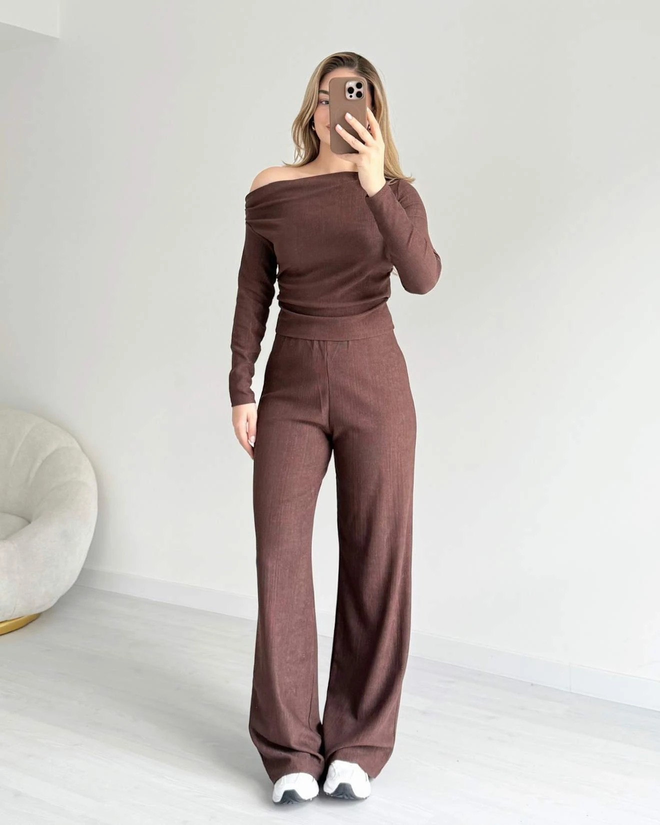 Kayık Yaka Bürümcük Takım - Kahve