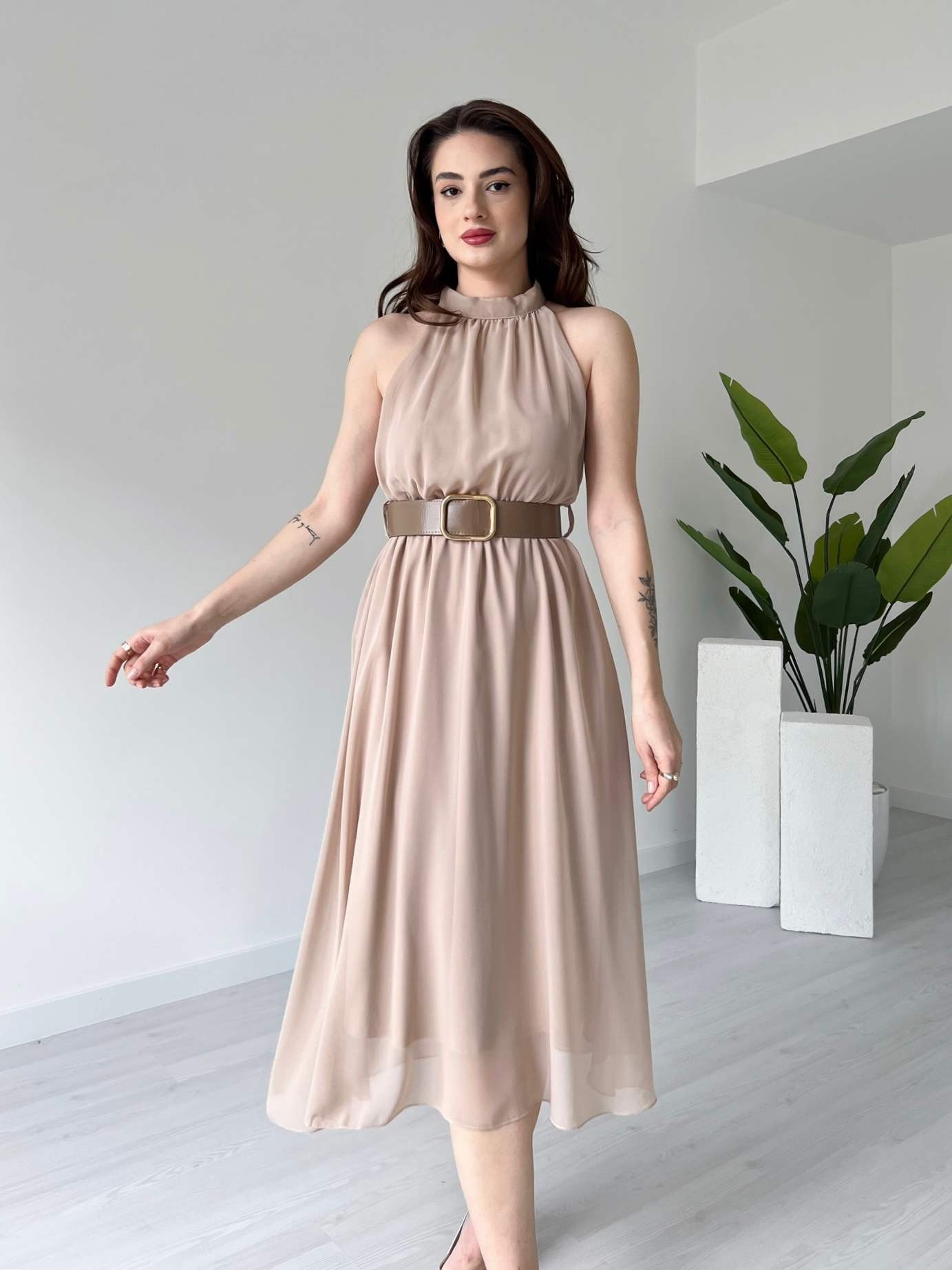 Halter Yaka Kemerli Şifon Elbise