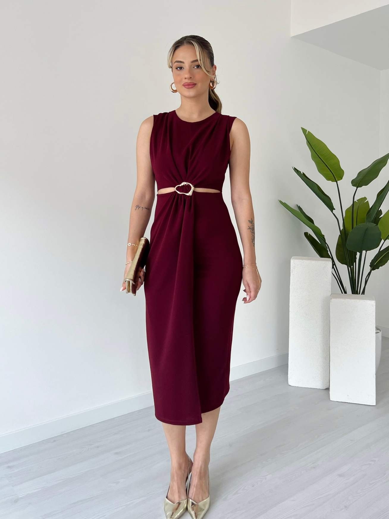 Bel Dekolteli Gold Tokalı Elbise - Bordo