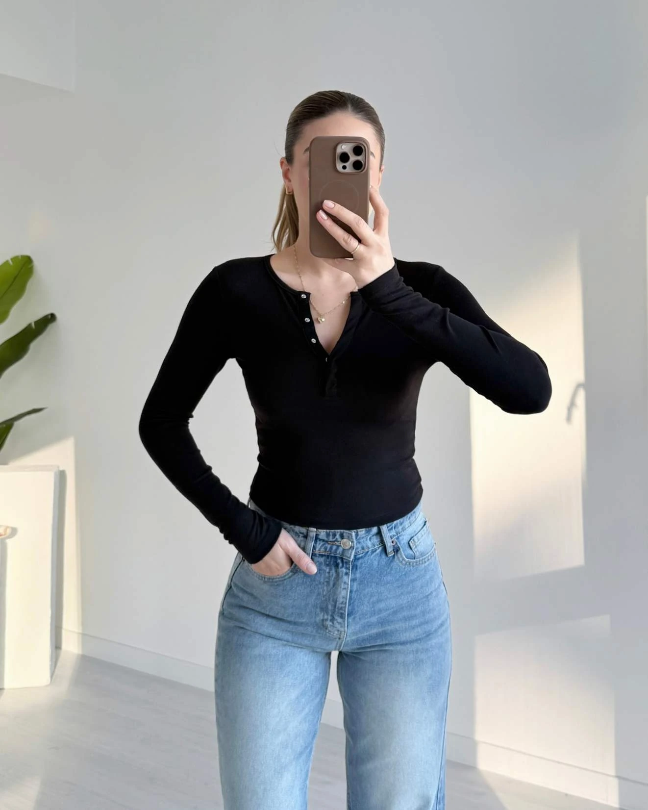 Yakası Çıtçıtlı Basic Body - Siyah