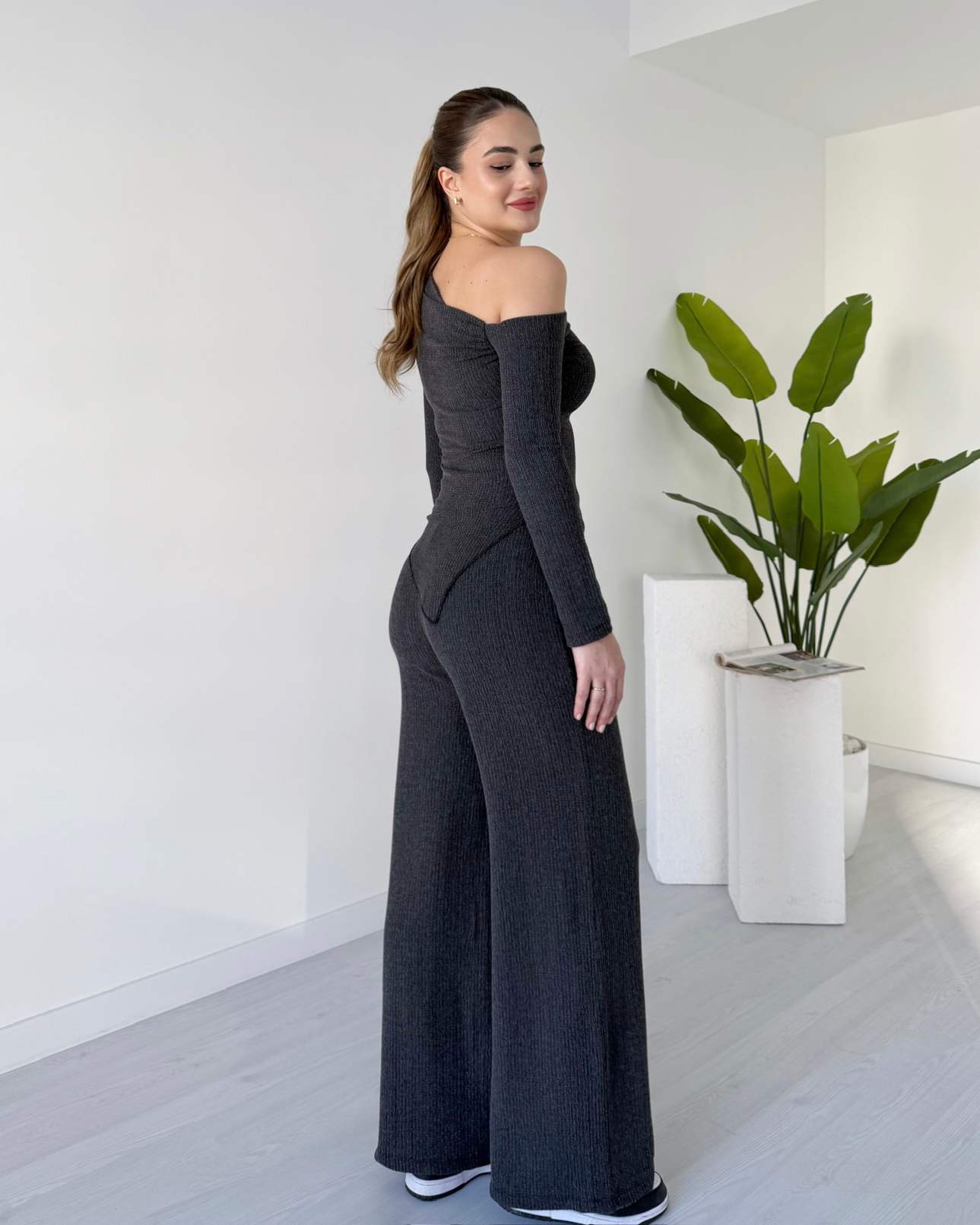 Omuz Detaylı Asimetrik İkili Takım