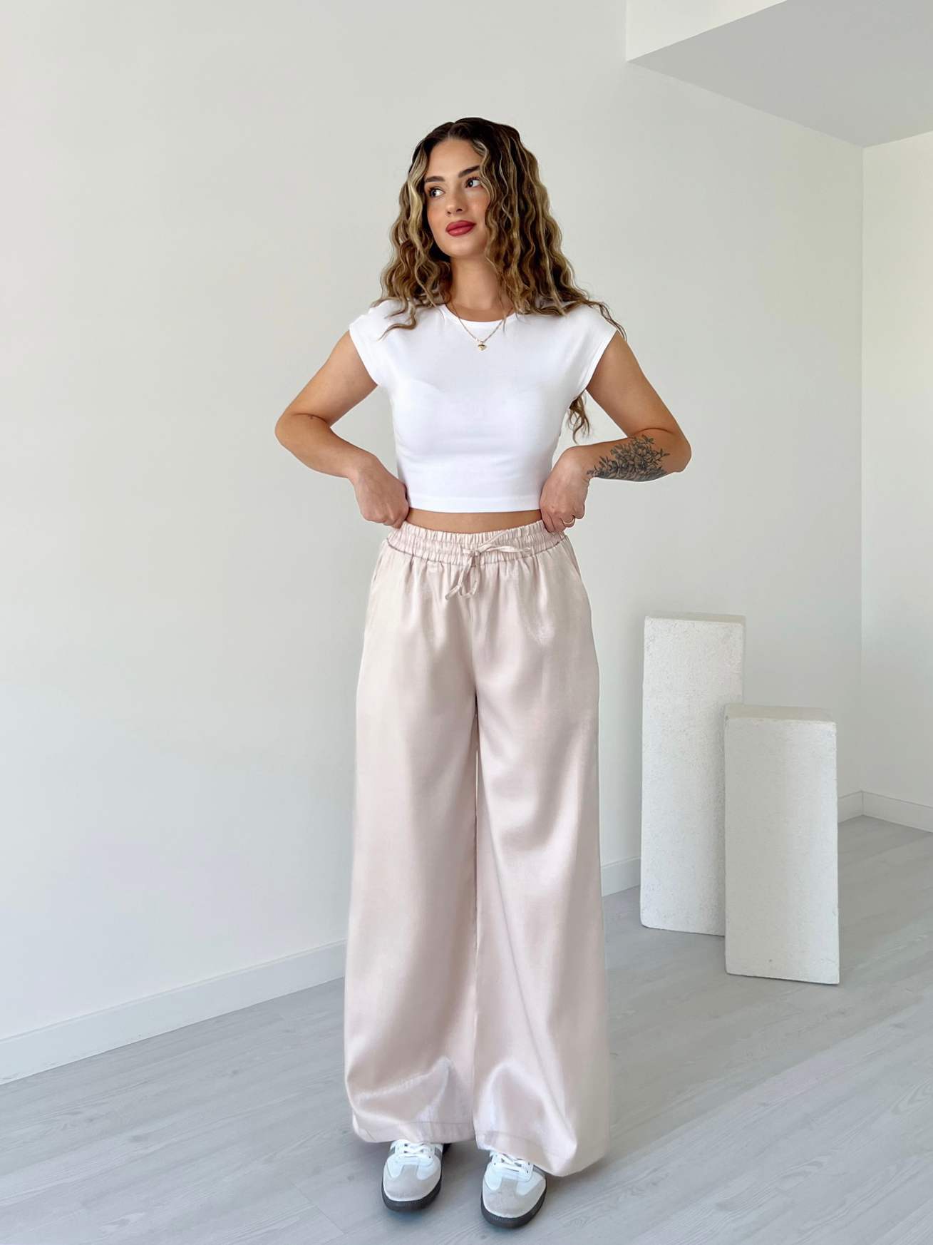 Beli Lastikli Saten Pantolon - Krem