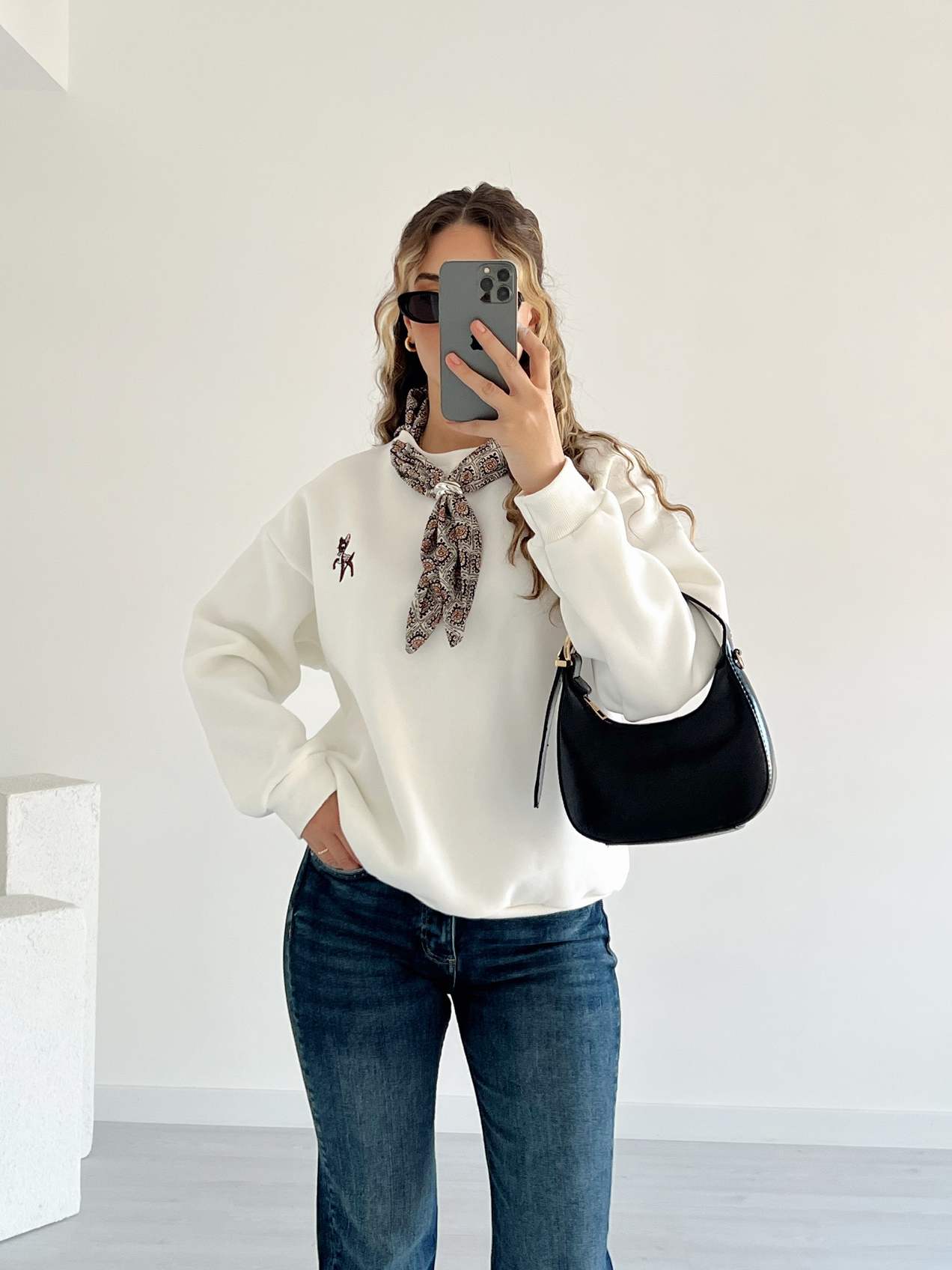 Yaka Fularlı Sweat