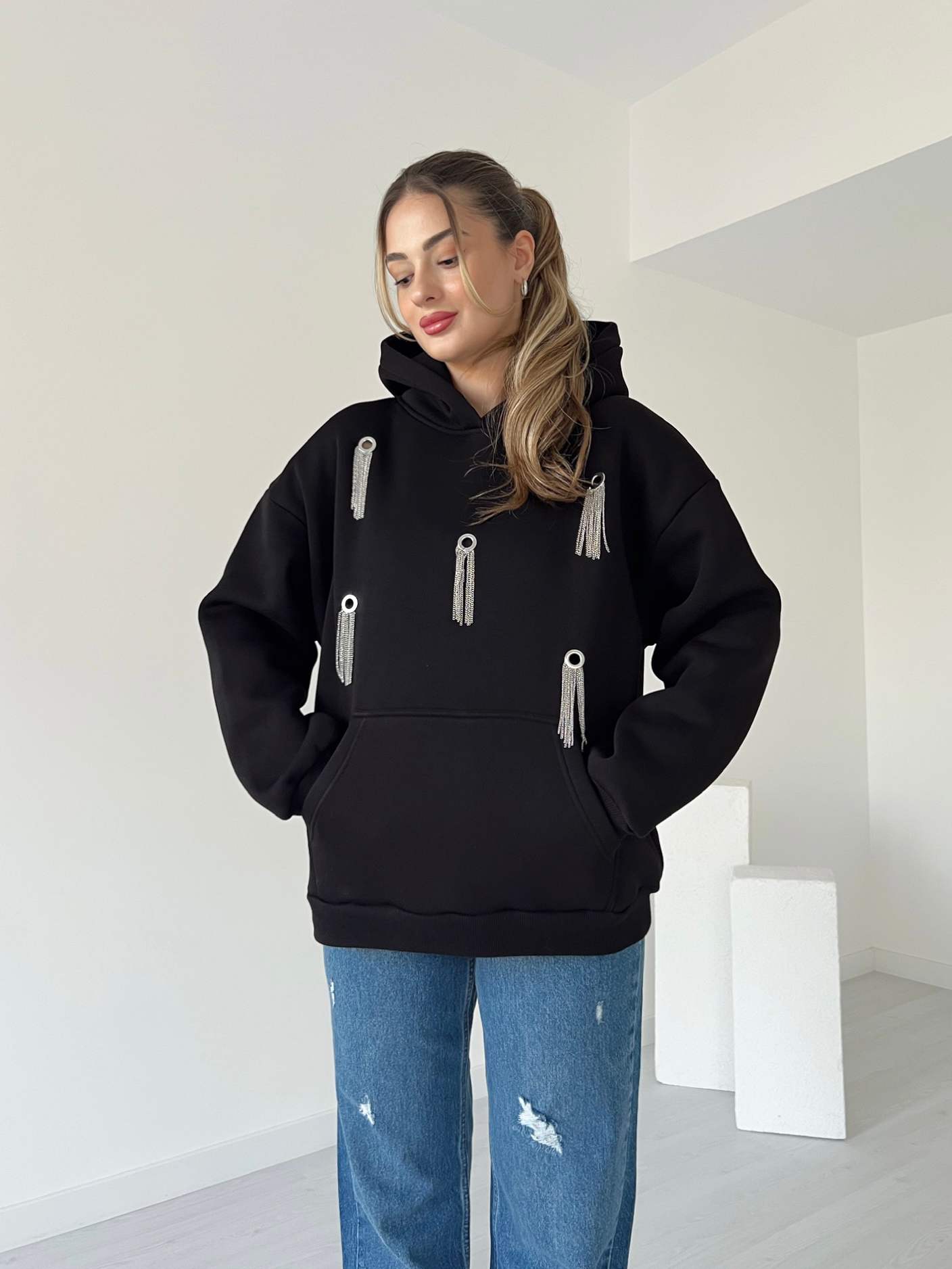 Metal Aksesuarlı Oversize Sweatshirt - Siyah