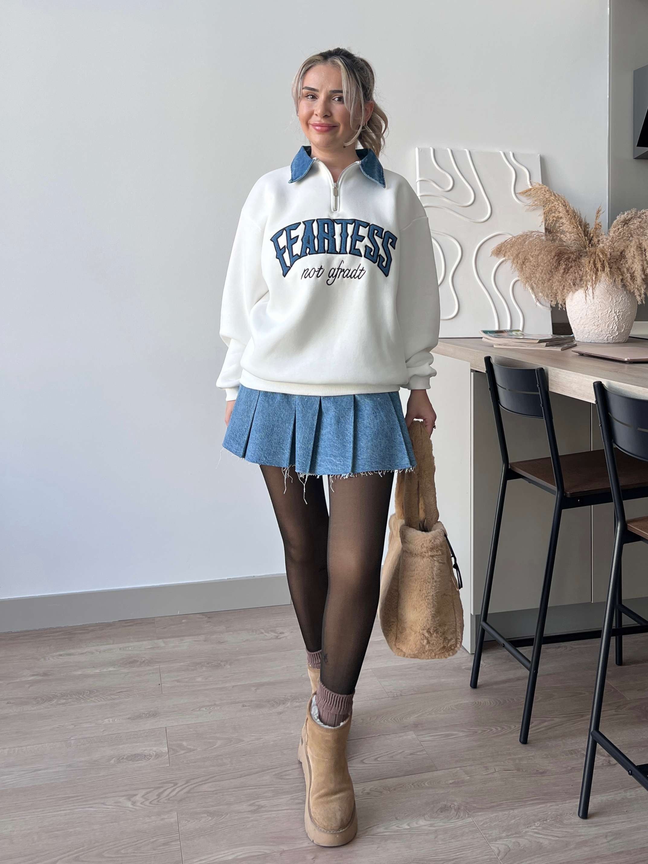 Denim Yakalı Sweatshirt