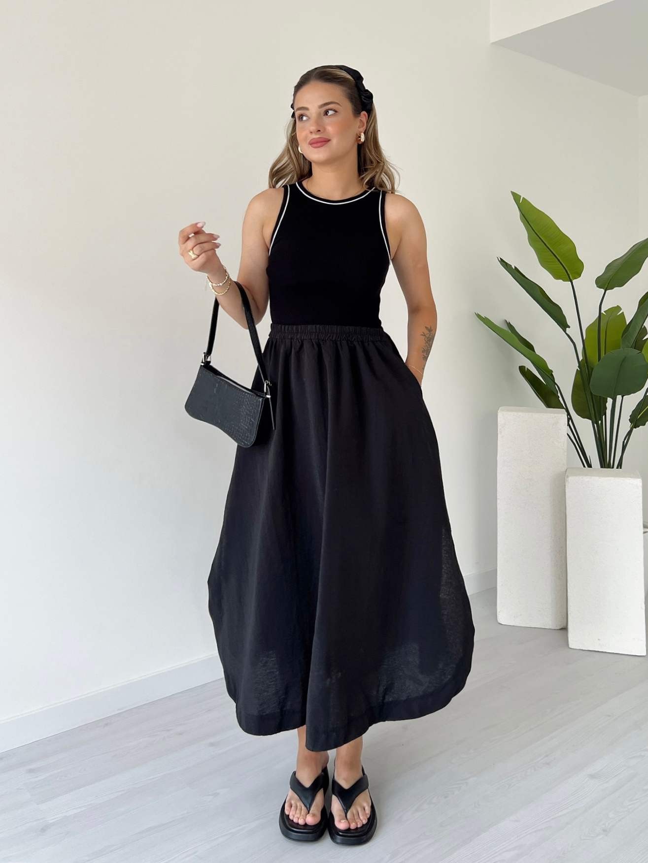 Halter Yaka Biyeli Eteği Poplin Elbise