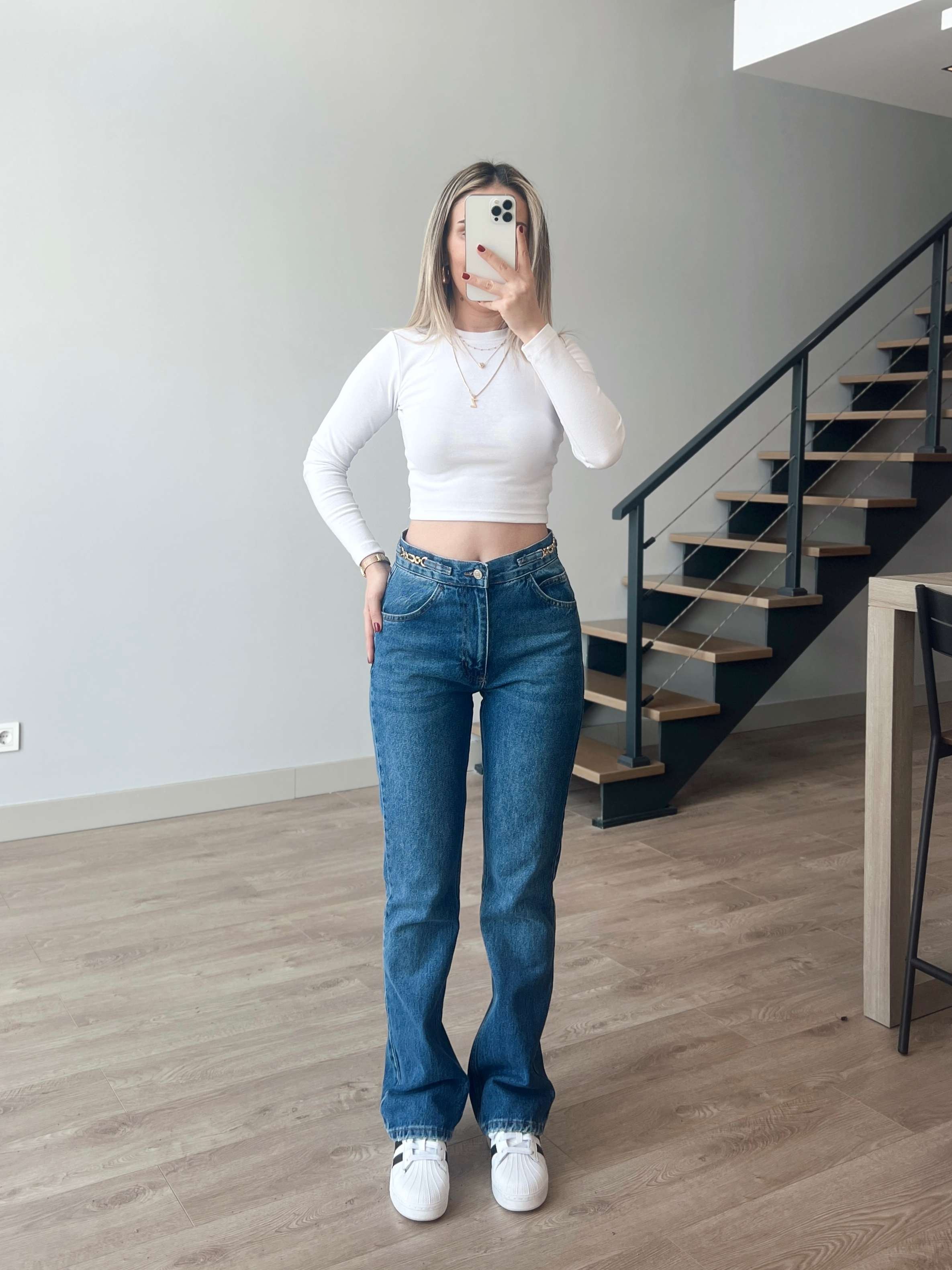 Beli Zincir Detaylı Straight Jean