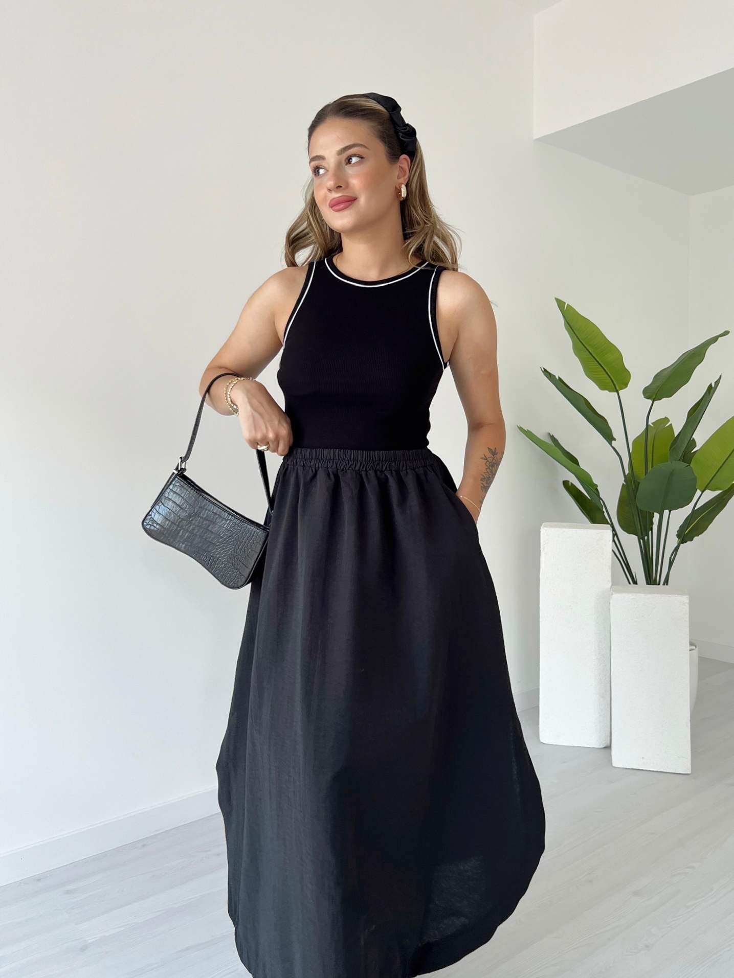 Halter Yaka Biyeli Eteği Poplin Elbise