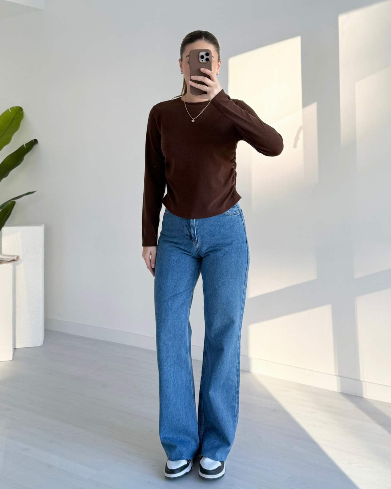 Yanı Büzgülü Soft Dokulu Bluz - Kahve