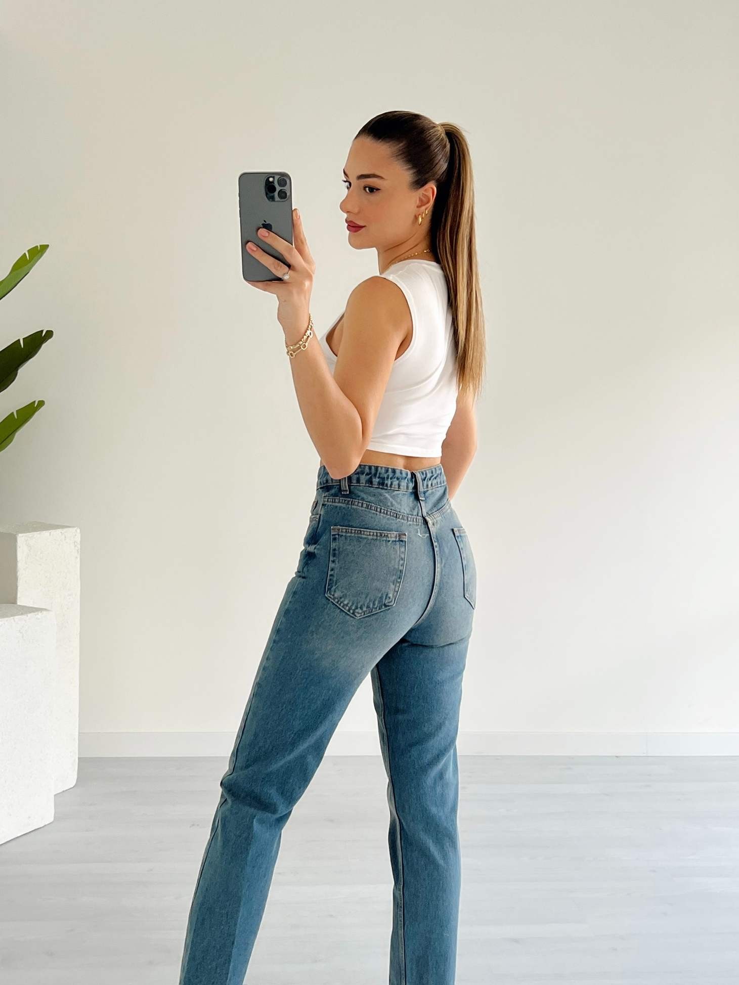 Paça Detaylı Yüksek Bel Mom Jean