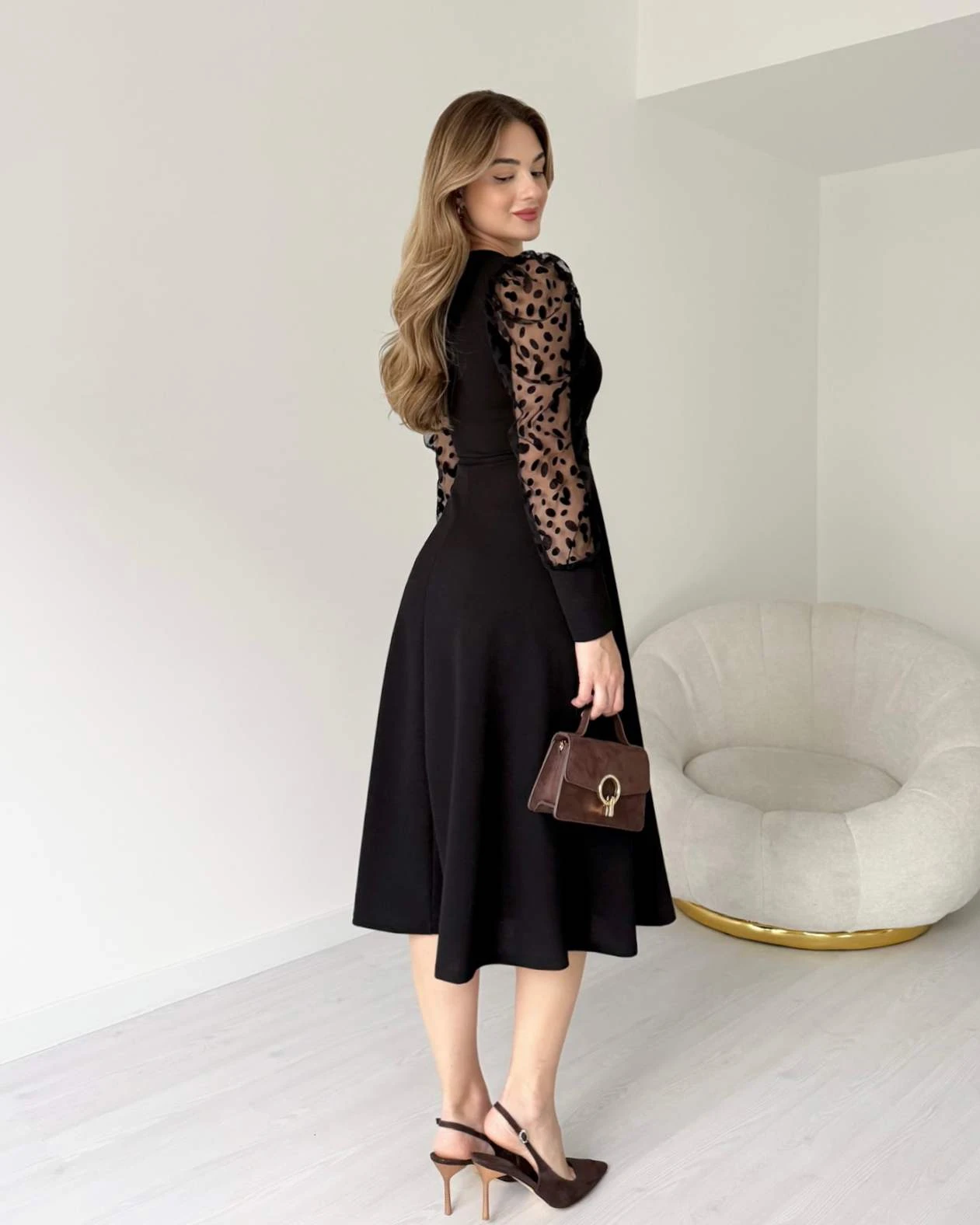 Kruvaze Yaka Kol Tasarımlı Elbise