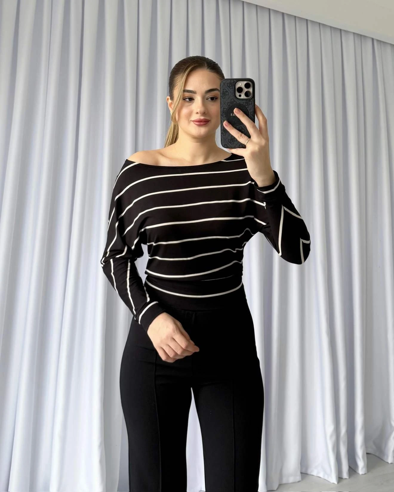 Kayık Yaka Çizgili Bluz - Siyah