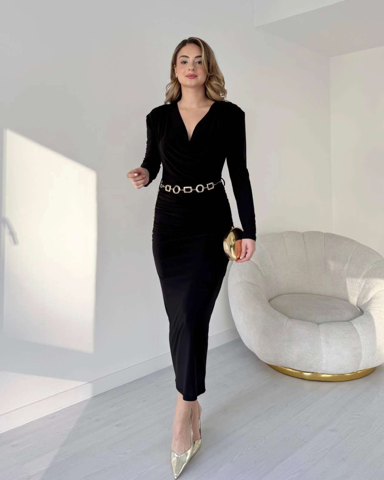 Degaje Yaka Metal Kemerli Elbise