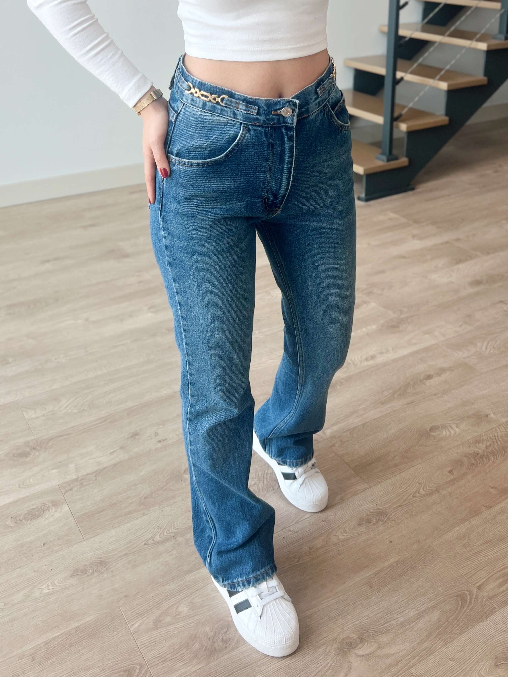 Beli Zincir Detaylı Straight Jean