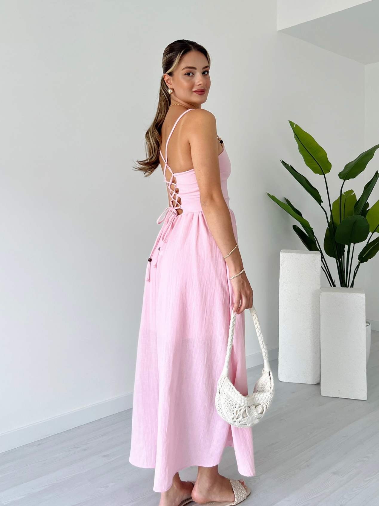 Askısı Boncuk Detaylı Astarlı Midi Elbise - Pembe