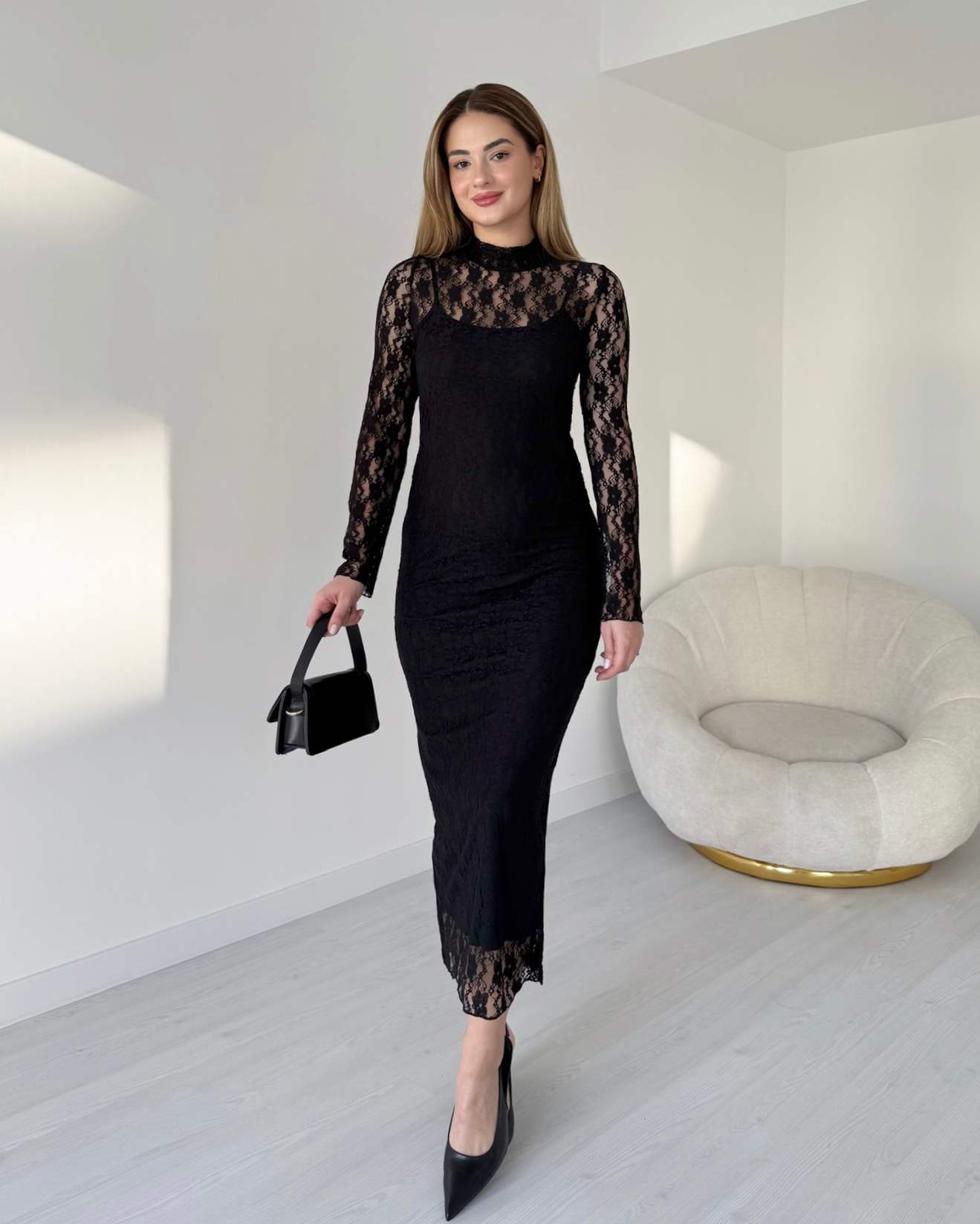 Astarlı Uzun Dantel Elbise