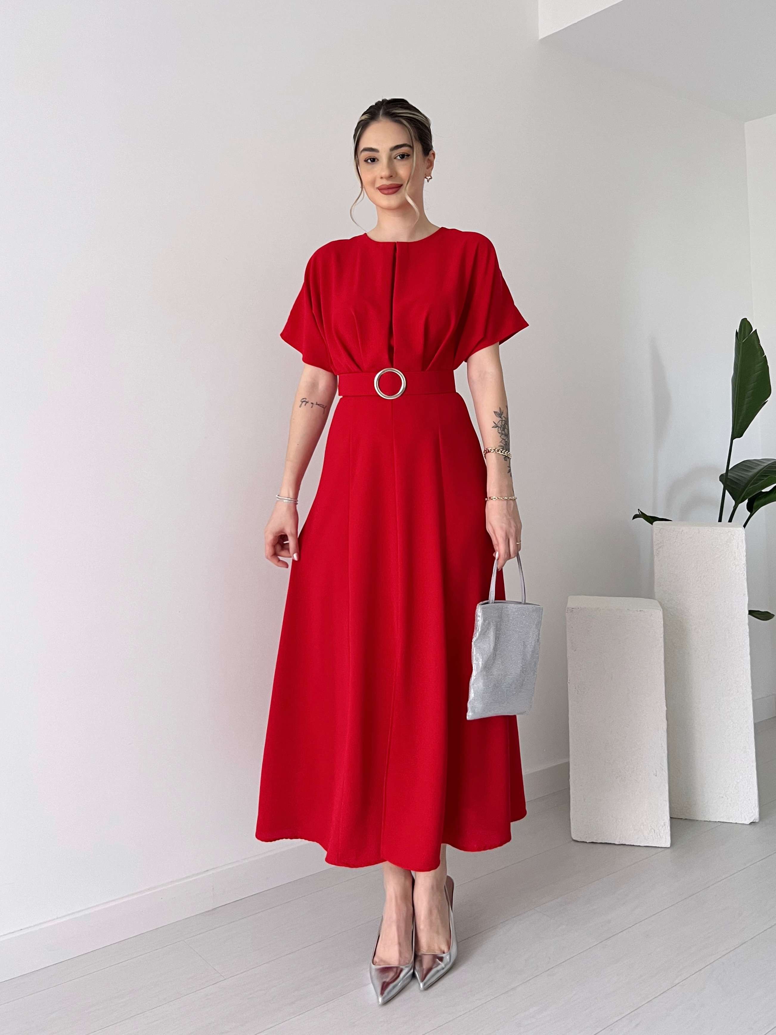 Göğüs Pileli Kemerli Elbise - Kırmızı