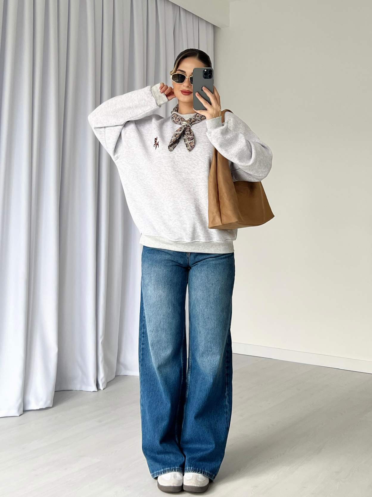 Fular Detaylı Oversize Sweatshirt