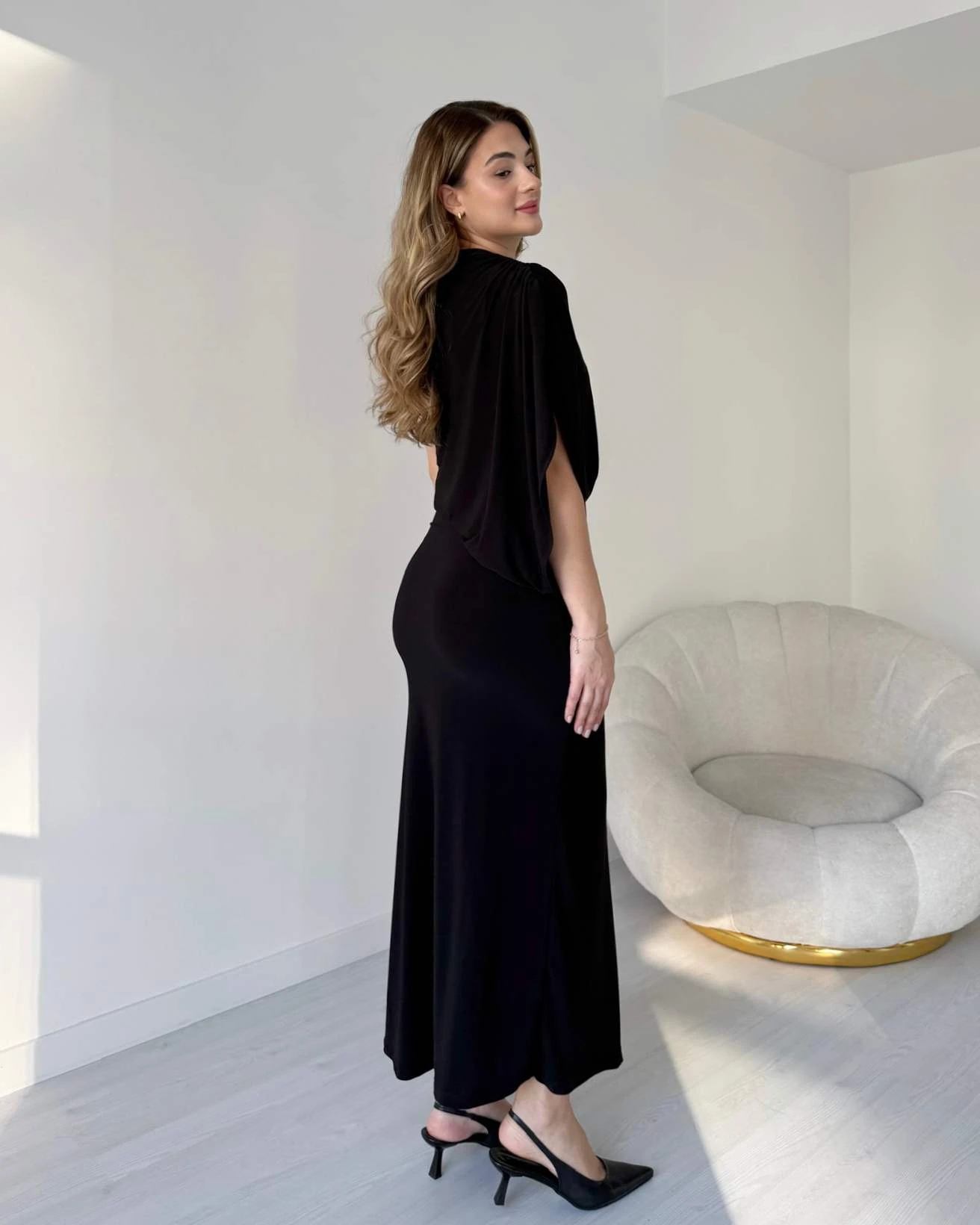 Tek Omuz Drapeli Sandy Elbise