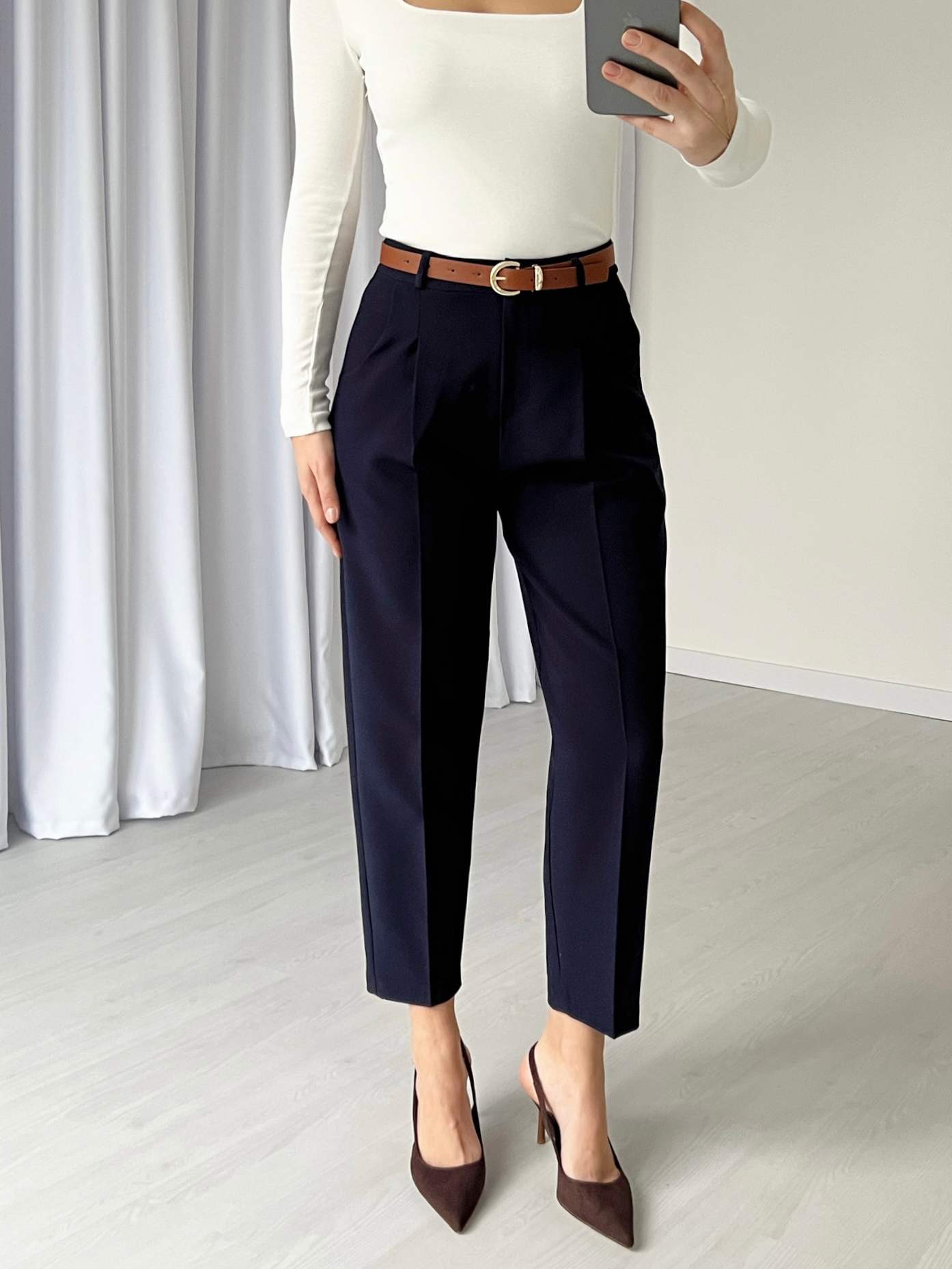 Deri Kemerli Pileli Havuç Pantolon