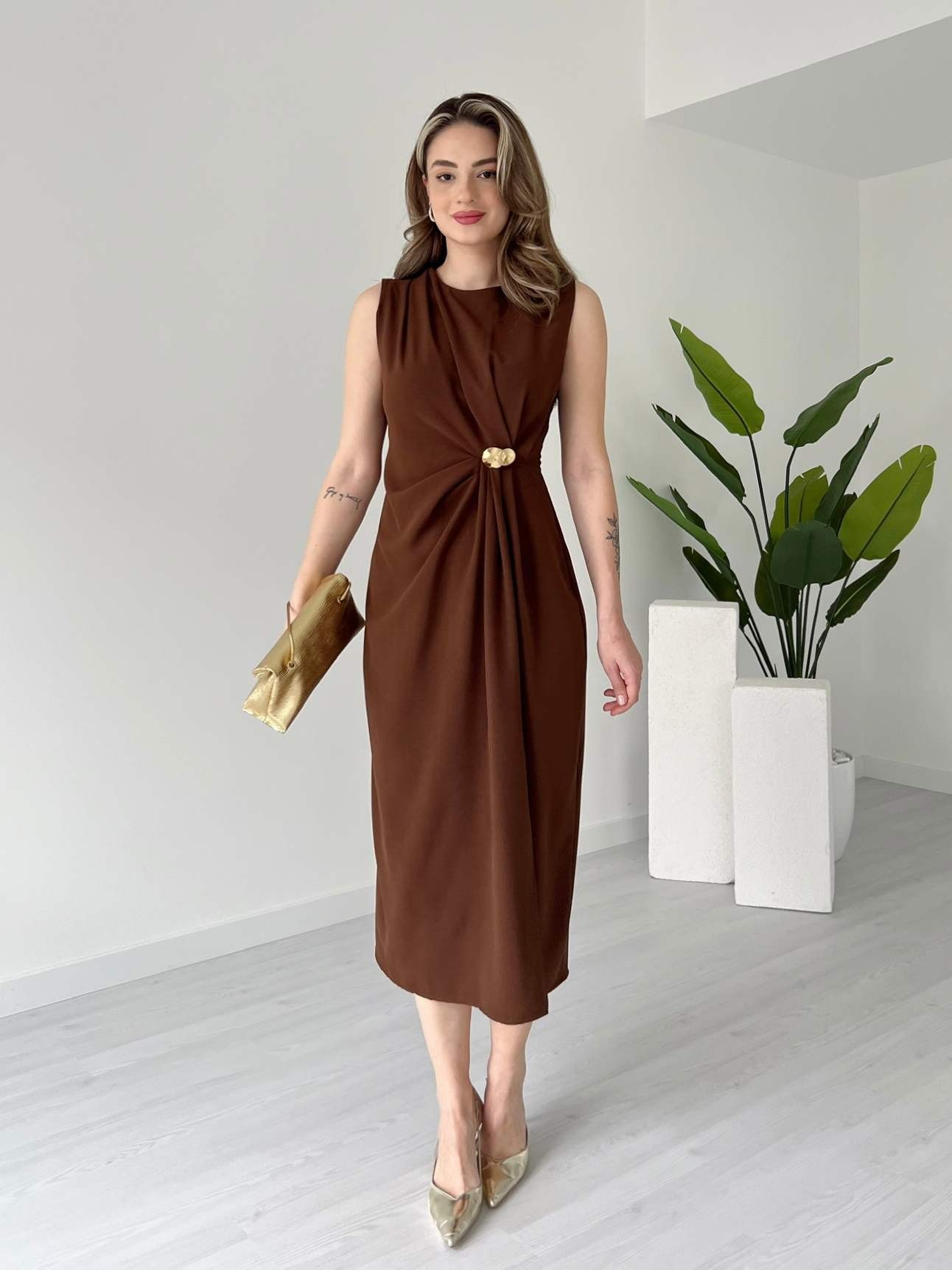 Broş Detaylı VANESSA Elbise