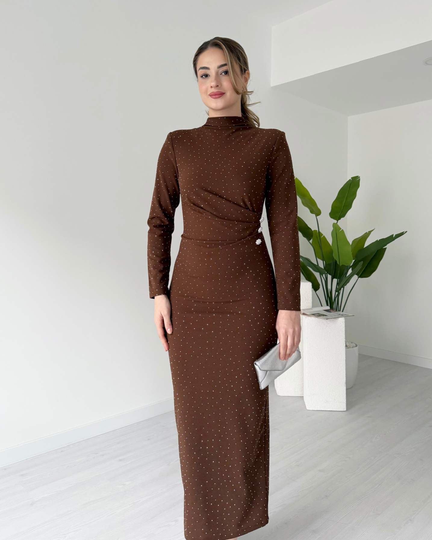 Düğme Detaylı Taş Süslemeli Elbise