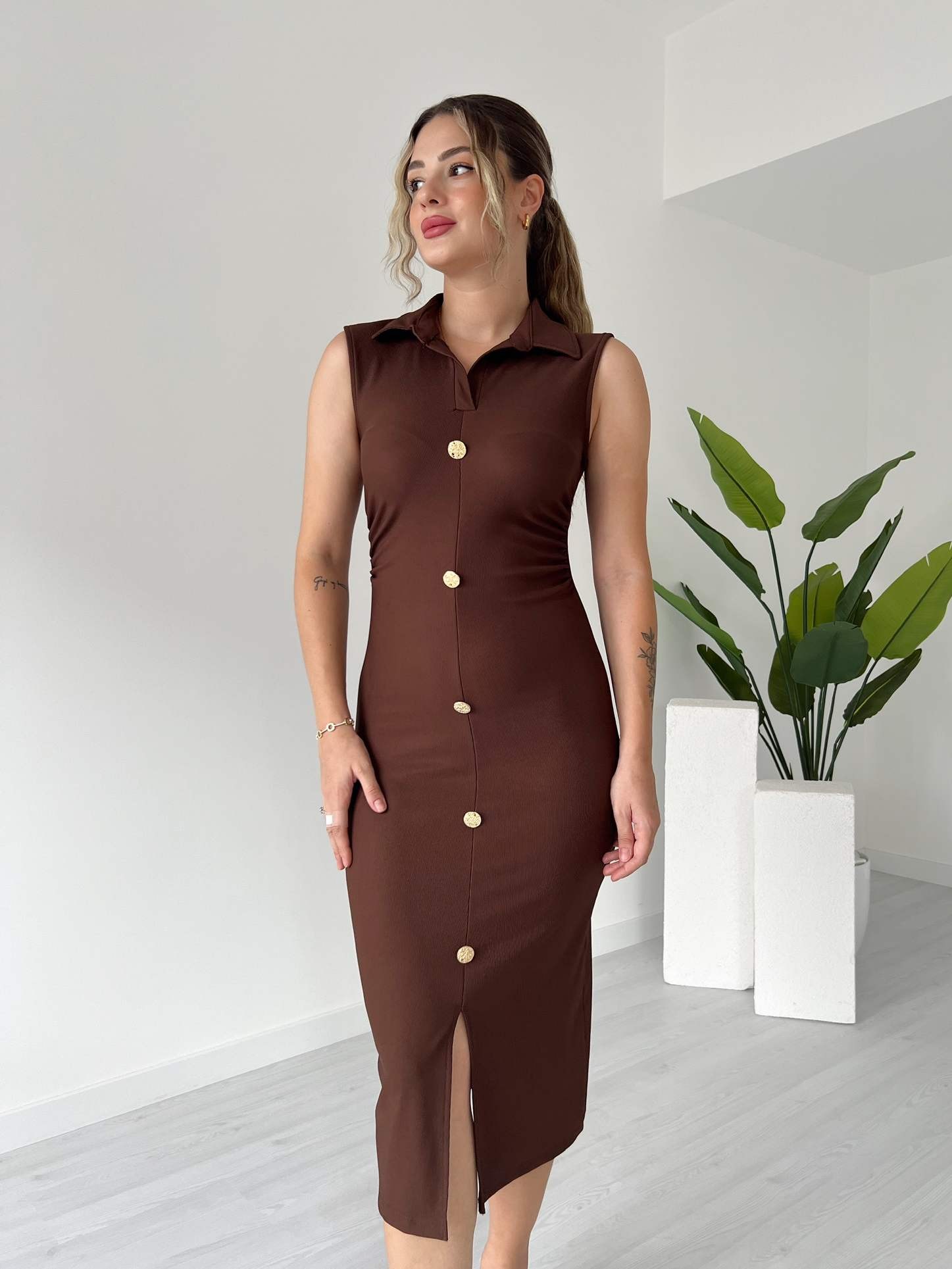 Gold Düğmeli Yanı Drape Detaylı Midi Boy Elbise