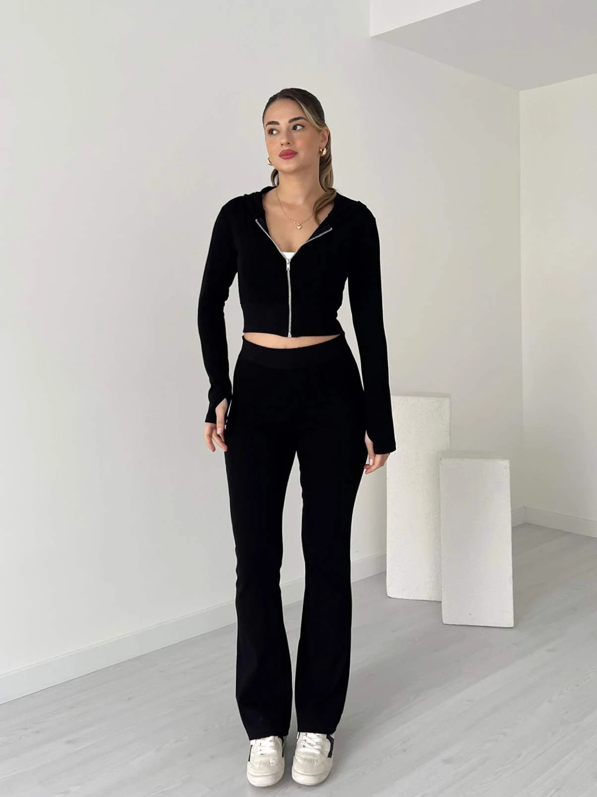 Parmak Geçmeli Crop Penye Takım