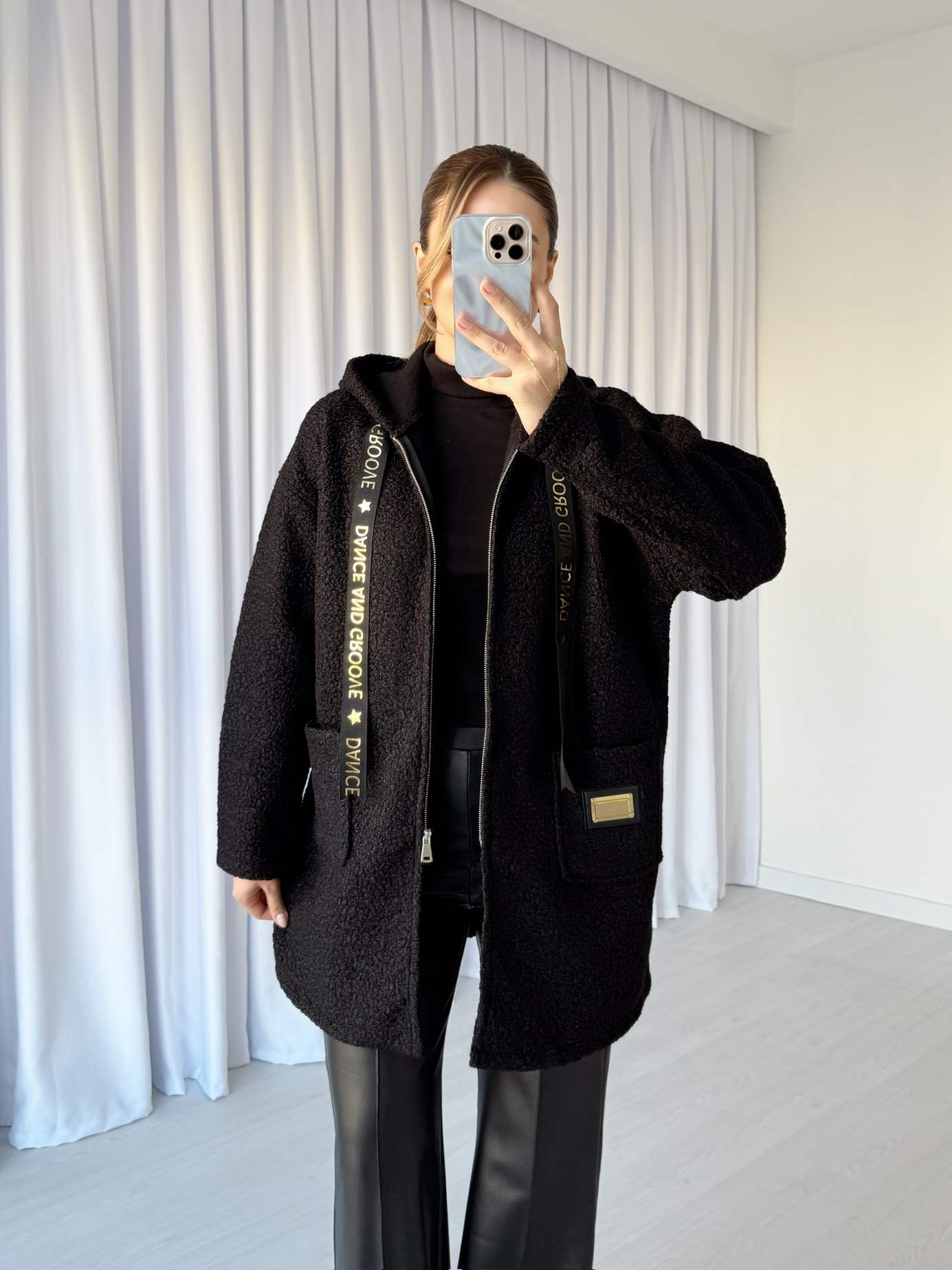 Kapüşonlu Uzun Buklet Ceket - Siyah