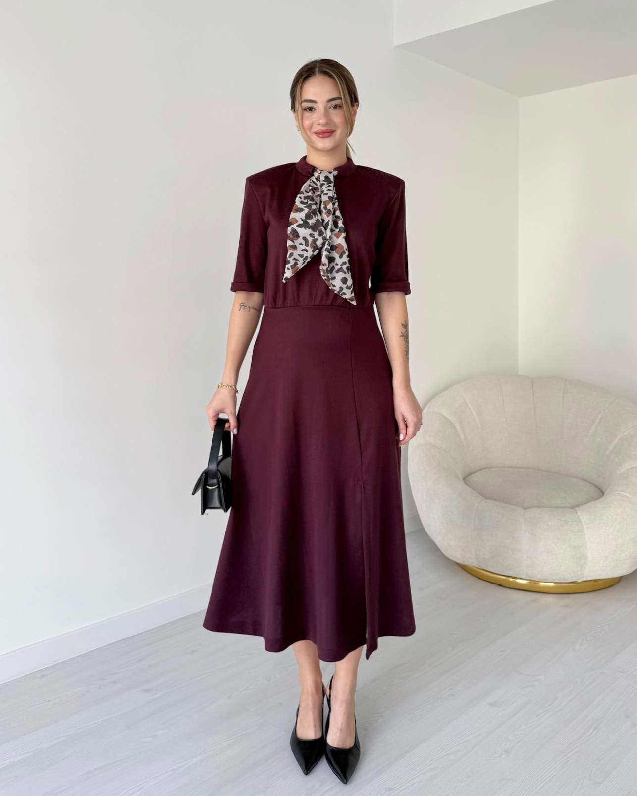 Fular Detaylı Midi Boy Elbise