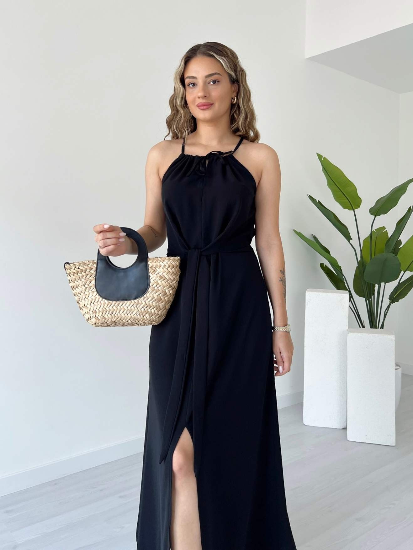 Halter Yaka Beli Bağlamalı Elbise