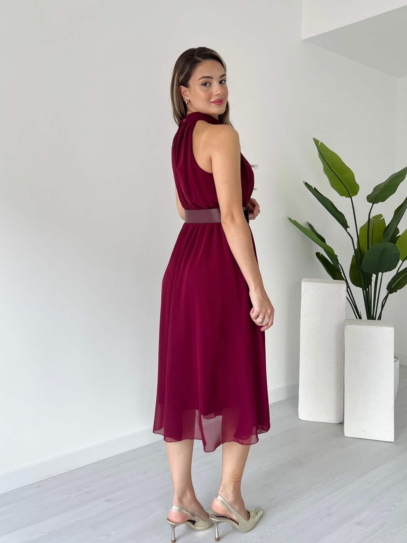 Halter Yaka Kemerli Şifon Elbise