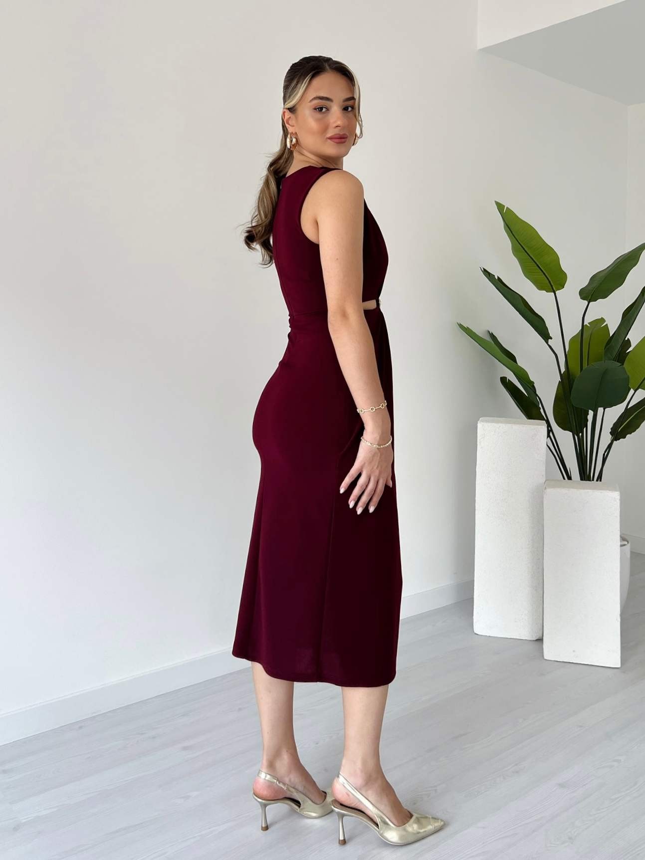 Bel Dekolteli Gold Tokalı Elbise - Bordo