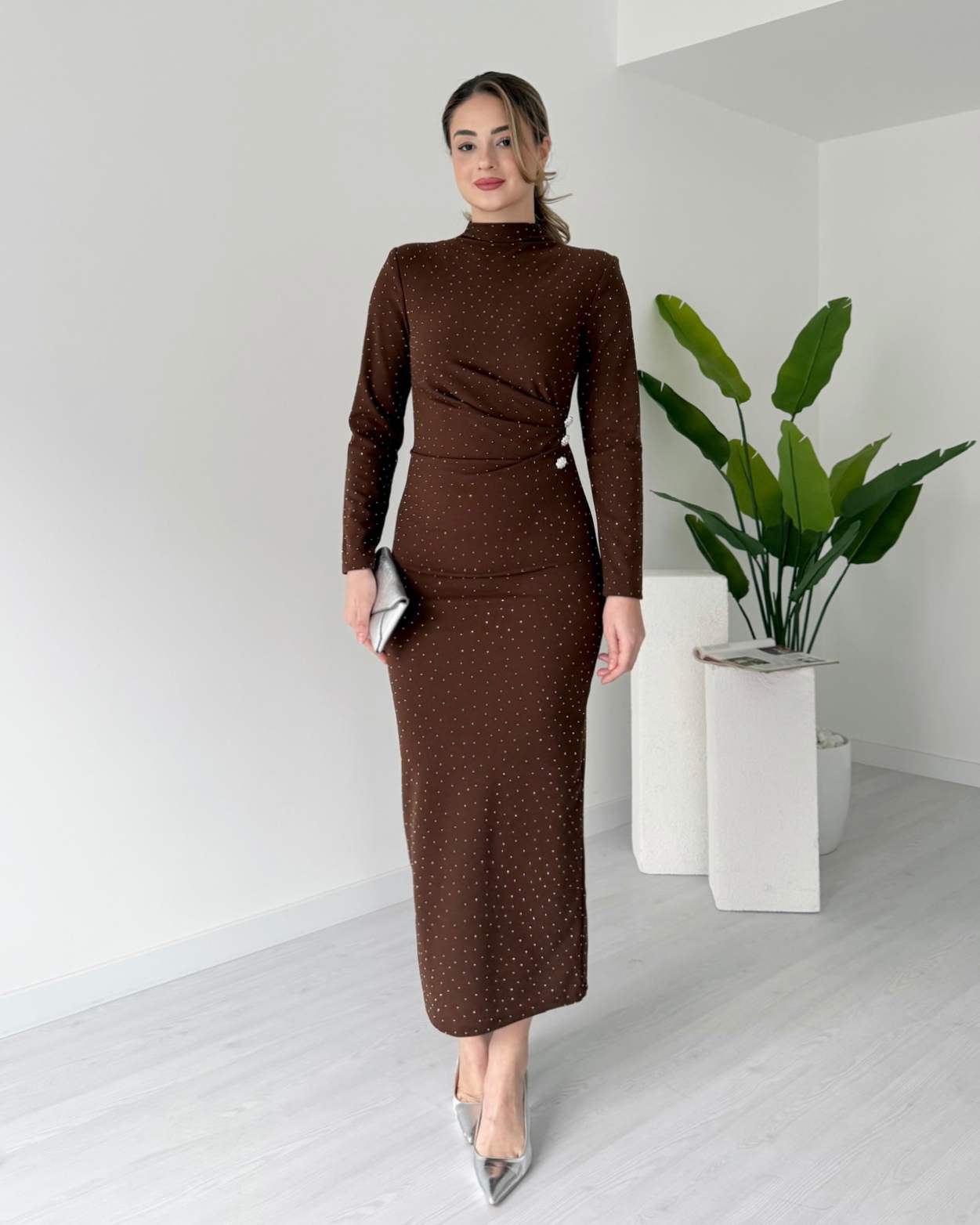 Düğme Detaylı Taş Süslemeli Elbise